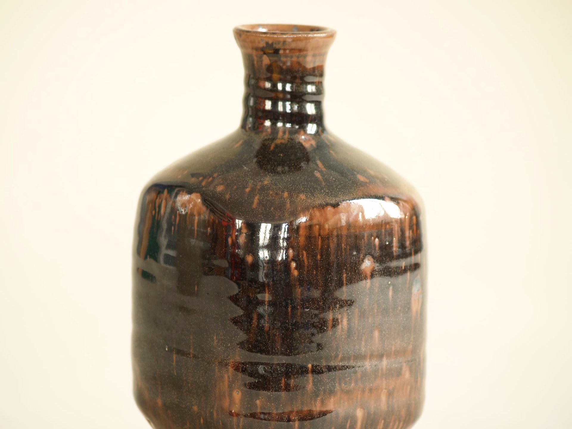 Ensemble de bouteilles à saké Tokkuri de Pierre Digan et Janet Stedman, France (vers 1970)..Set of two Tokkuri sake bottles by Pierre Digan et Janet Stedman, France (circa 1970)