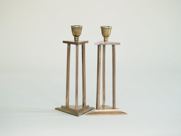 Paire de flambeaux kansallisromantiikka, Finlande (vers 1890)..Pair of candle holders Kansallisromantika, Finland (circa 1890)