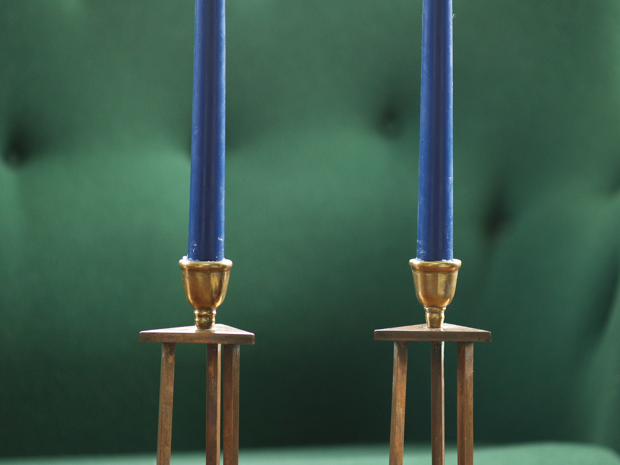 Paire de flambeaux kansallisromantiikka, Finlande (vers 1890)..Pair of candle holders Kansallisromantika, Finland (circa 1890)
