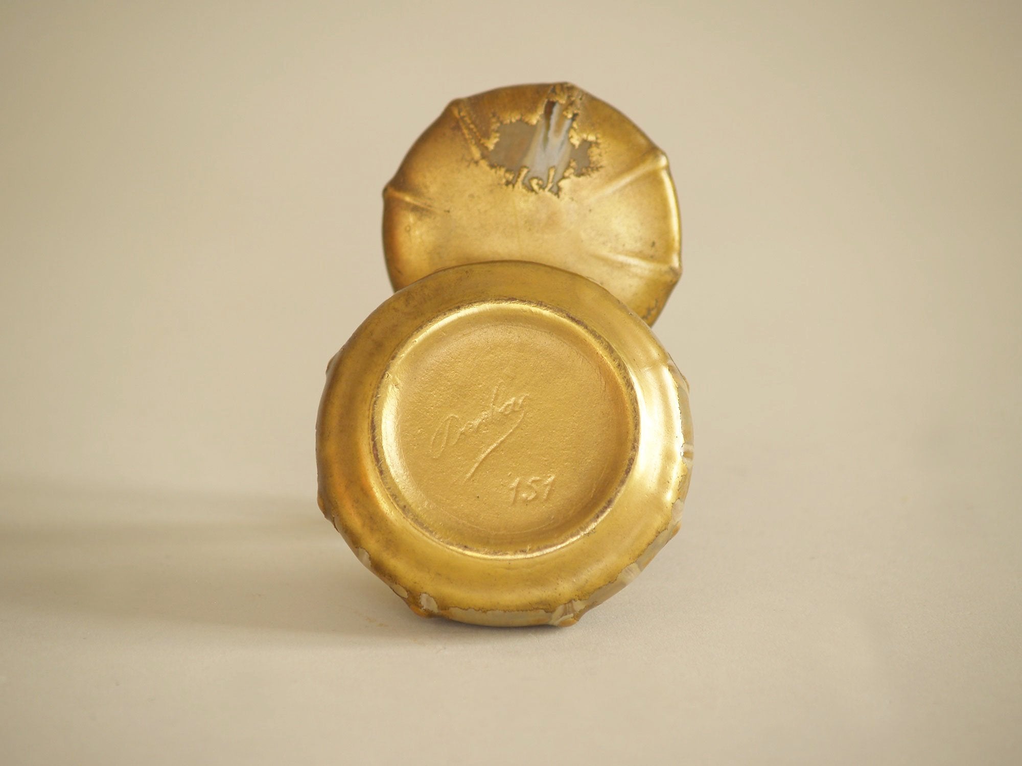 Rare boîte / Pot à poussière de thé (chaire) par René Denert et René‑Louis Balichon, France (vers 1915)..Kintsugi style tea caddy chaire by Denbac, France (circa 1915)