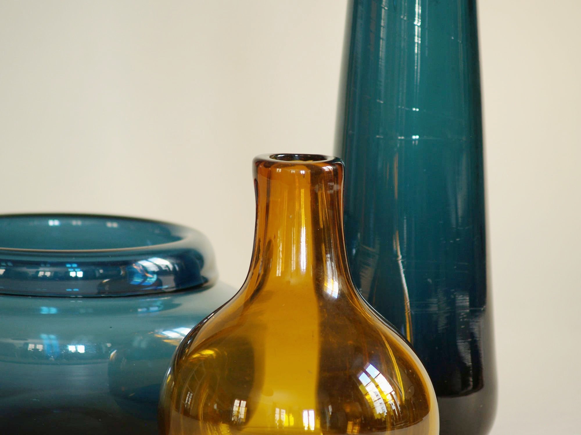 Ensemble de vases en verre soufflé par Claude Morin, France (1979)..Blown glass Set vases by Claude Morin, France (1979)
