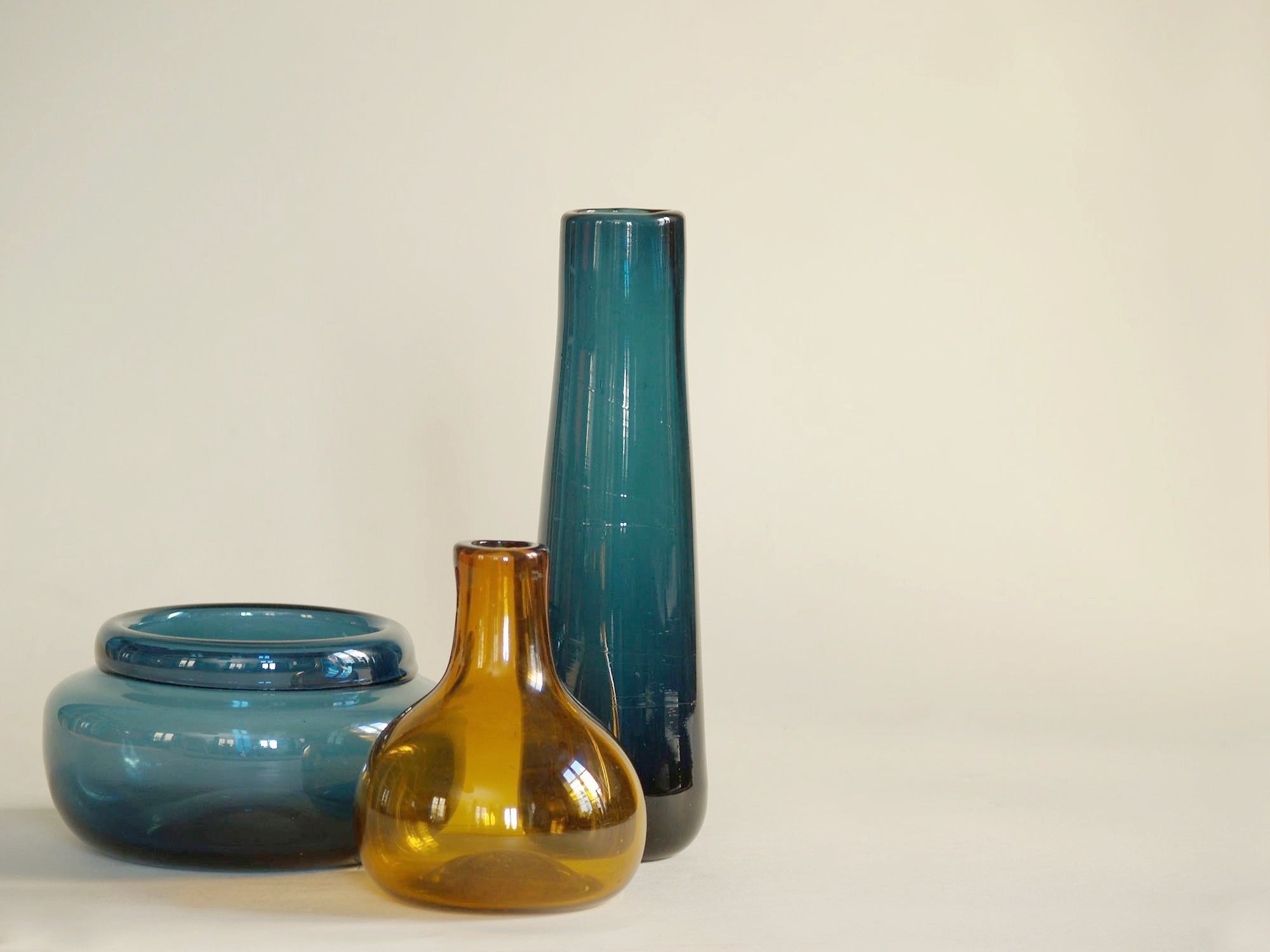 Ensemble de vases en verre soufflé par Claude Morin, France (1979)..Blown glass Set vases by Claude Morin, France (1979)