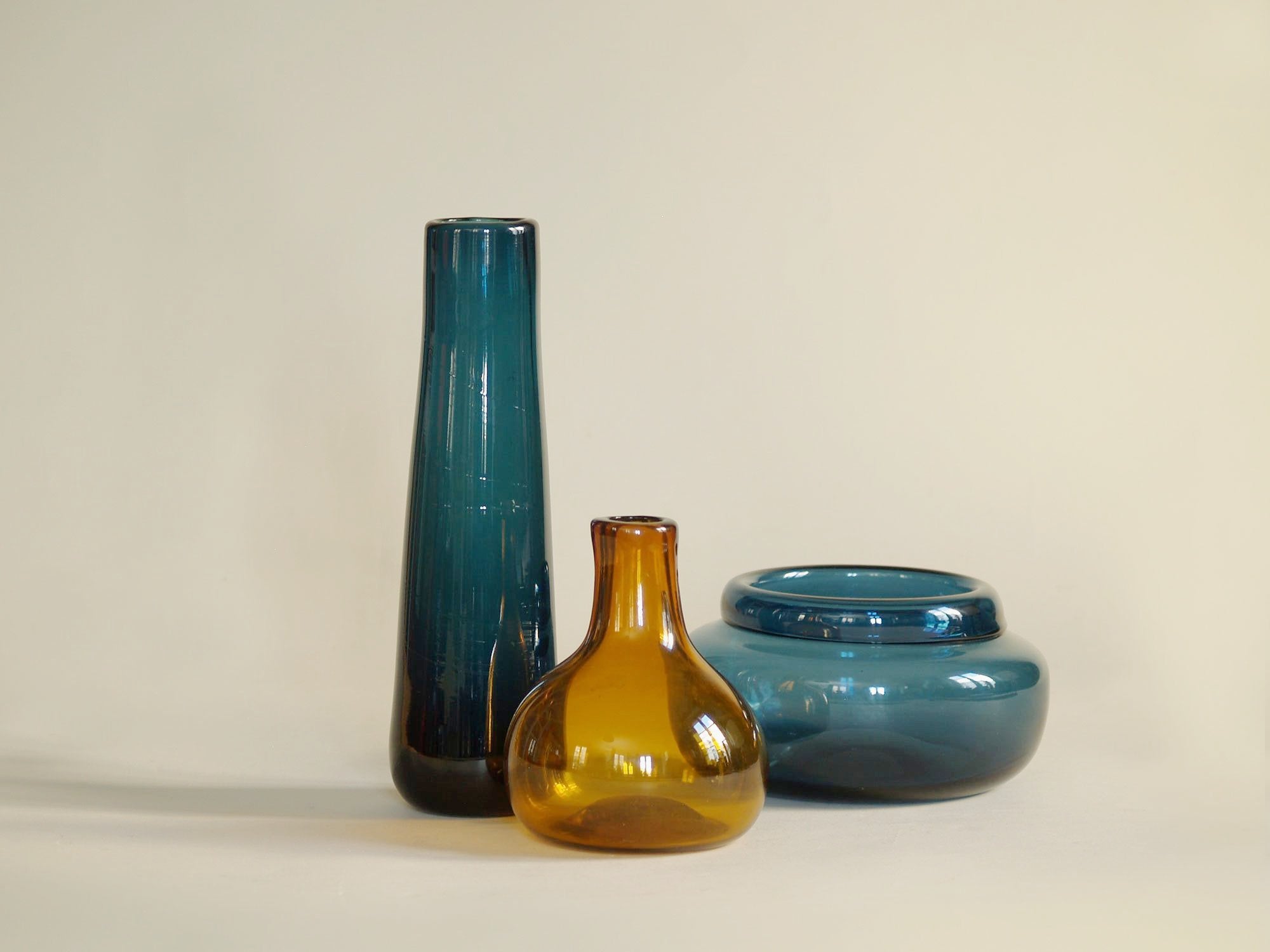Ensemble de vases en verre soufflé par Claude Morin, France (1979)..Blown glass Set vases by Claude Morin, France (1979)