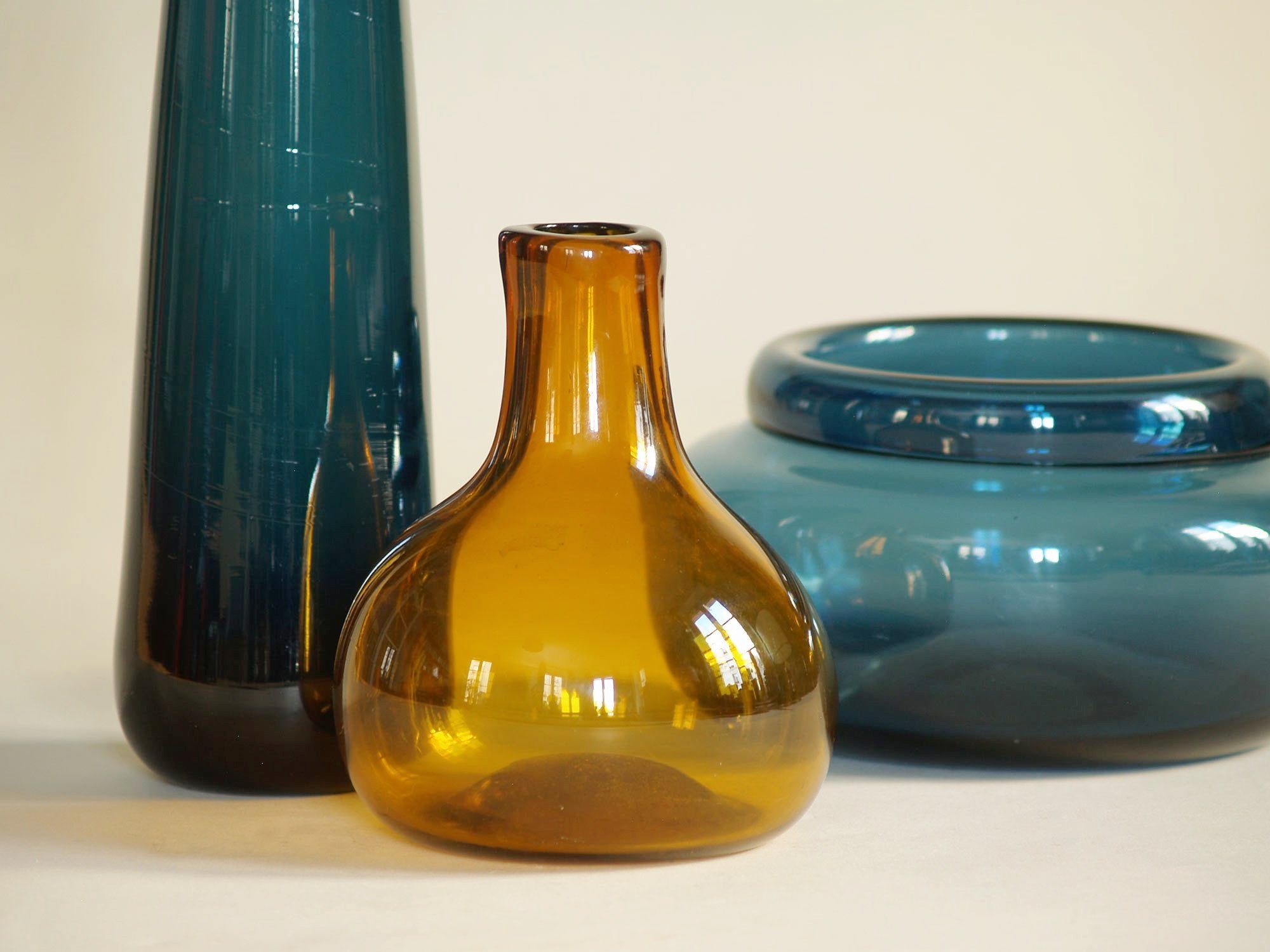 Ensemble de vases en verre soufflé par Claude Morin, France (1979)..Blown glass Set vases by Claude Morin, France (1979)