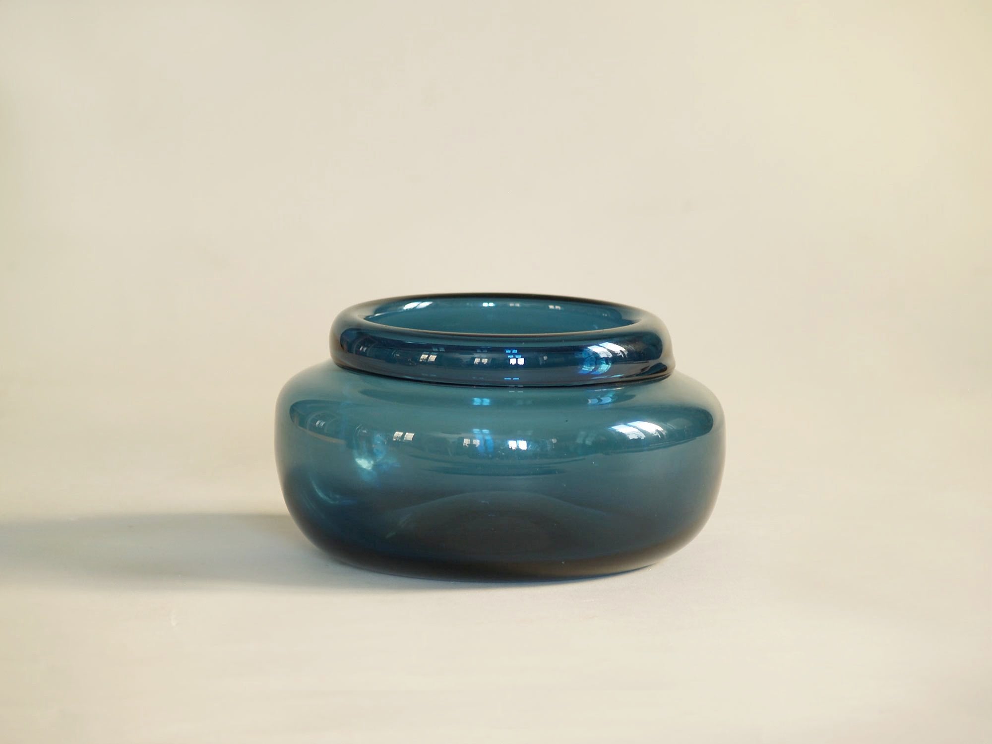 Ensemble de vases en verre soufflé par Claude Morin, France (1979)..Blown glass Set vases by Claude Morin, France (1979)