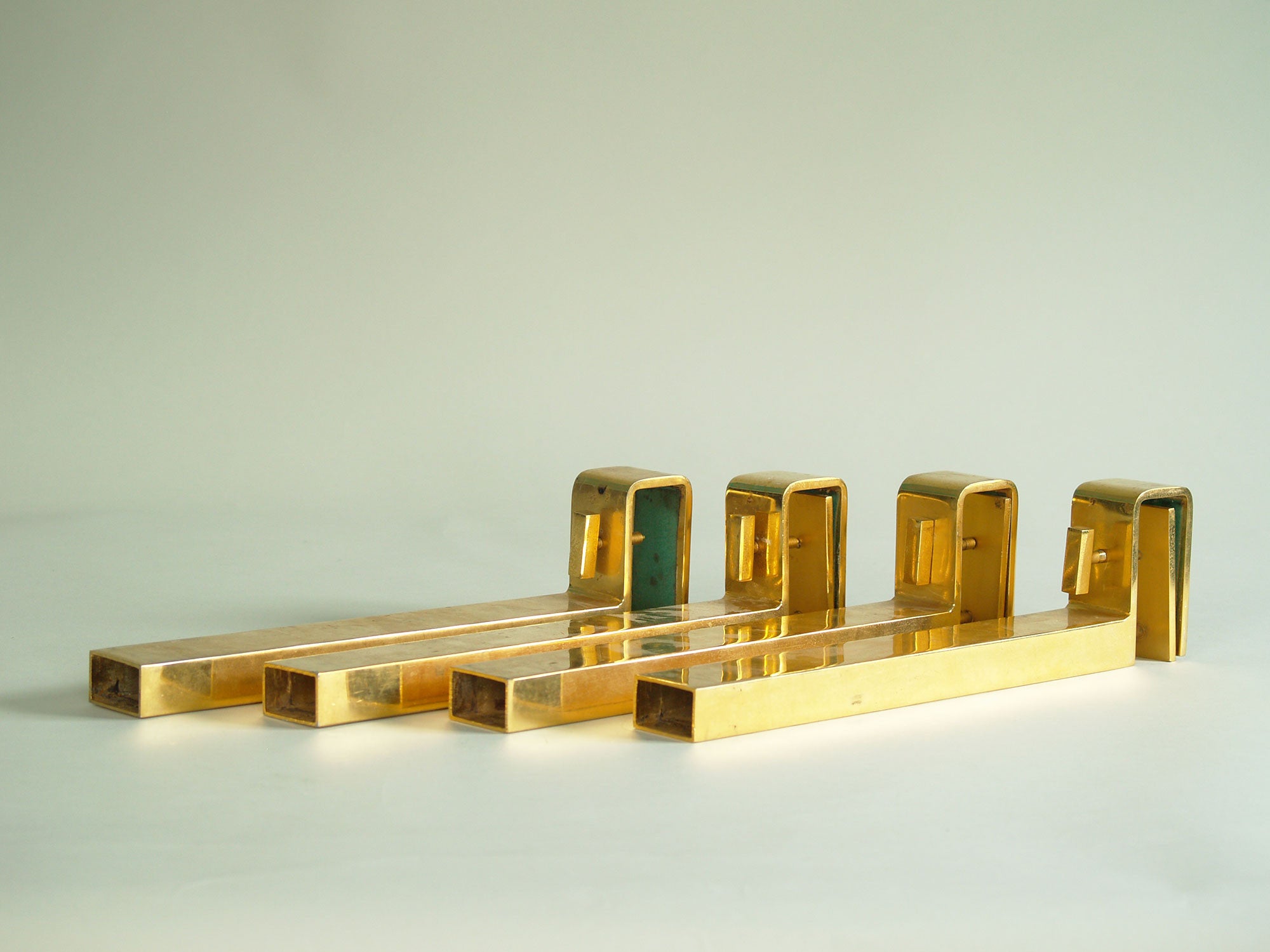 Table basse serre‑joints T9 de François Arnal & Atelier A, France (1971)..T9 coffee table stand by François Arnal & Atelier A, France (1971)