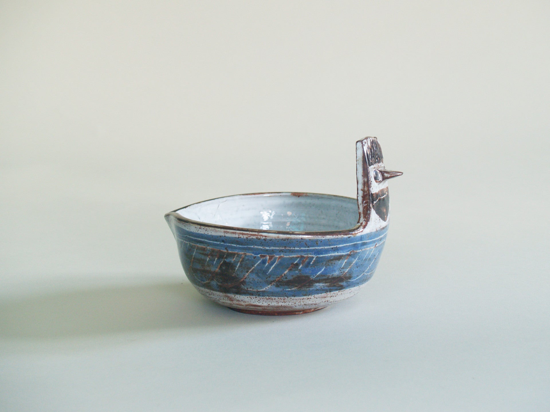 Coupe zoomorphe de Michel Barbier, France (vers 1958)..Zoomorphic Bowl by Michel Barbier, France (circa 1958)
