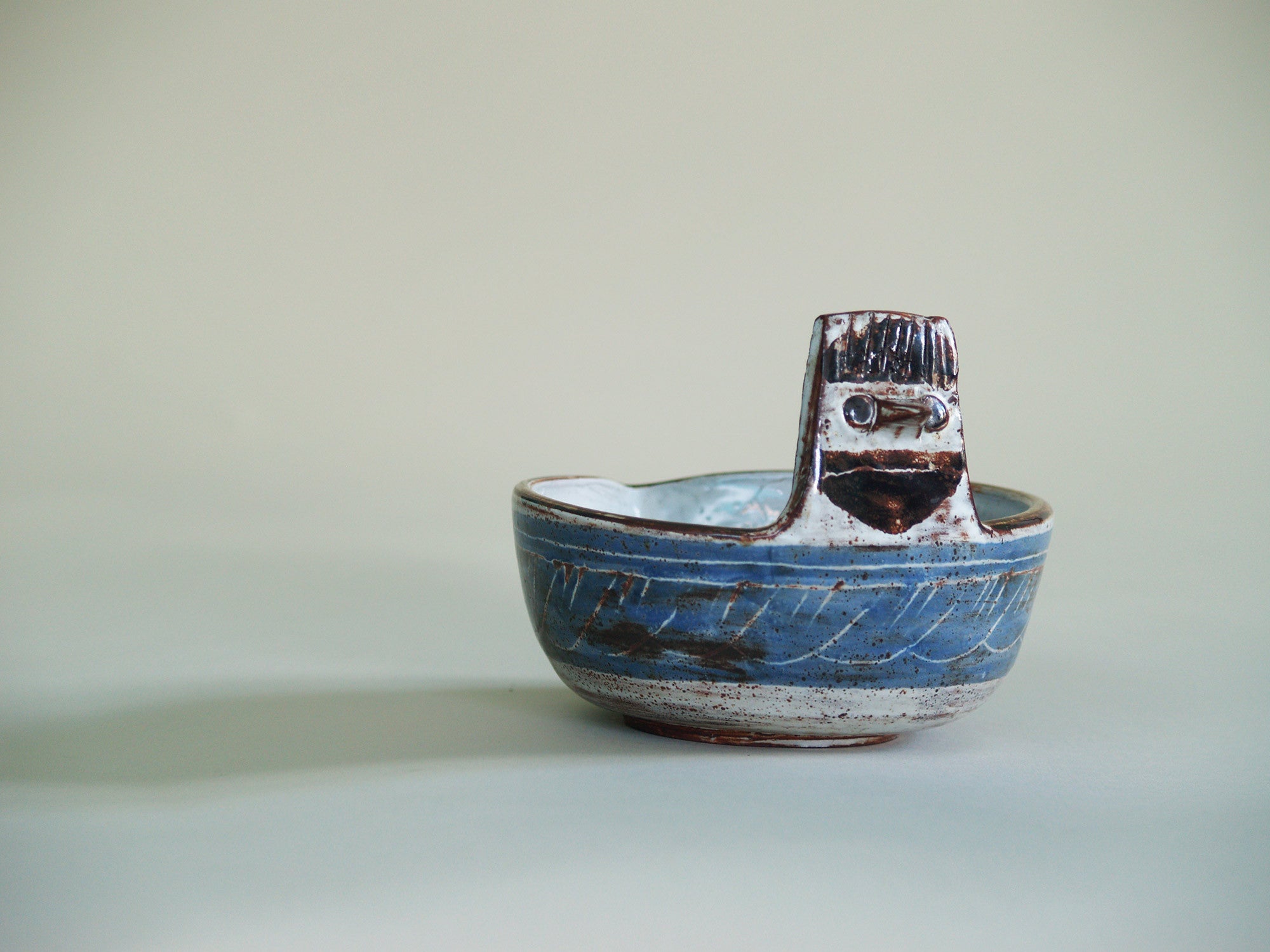 Coupe zoomorphe de Michel Barbier, France (vers 1958)..Zoomorphic Bowl by Michel Barbier, France (circa 1958)