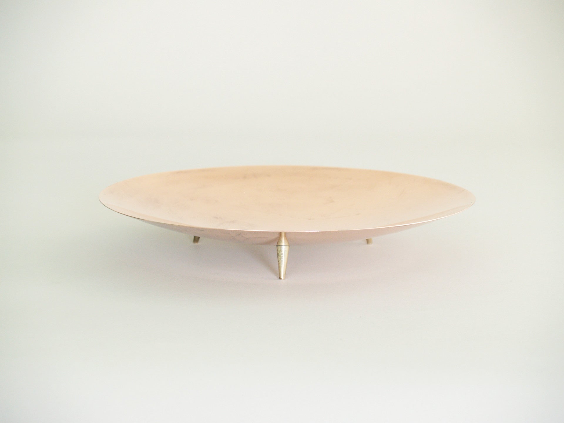 Coupe d’Ernst Dragsted, Danemark (vers 1940)..Large dish by Ernst Dragsted, Denmark (circa 1940)