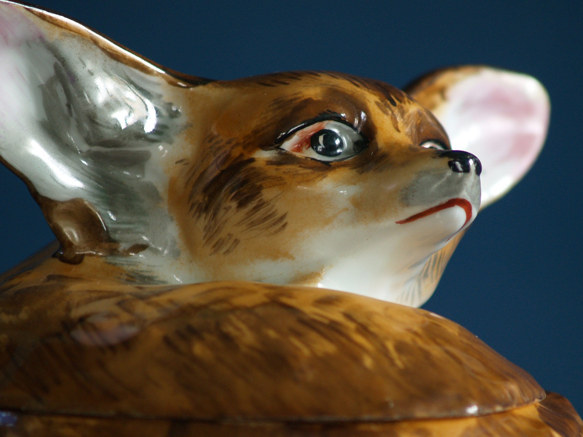 Bonbonnière Fennec de Édouard-Marcel Sandoz pour Haviland, France (vers 1921)..Rare porcelain box by Edouard-Marcel Sandoz for Haviland, France (circa 1921)