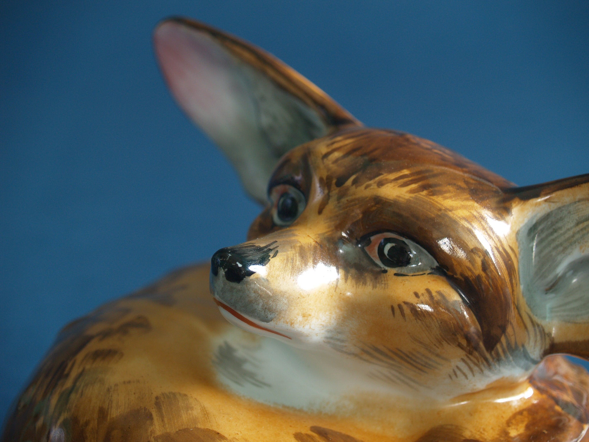 Bonbonnière Fennec de Édouard-Marcel Sandoz pour Haviland, France (vers 1921)..Rare porcelain box by Edouard-Marcel Sandoz for Haviland, France (circa 1921)