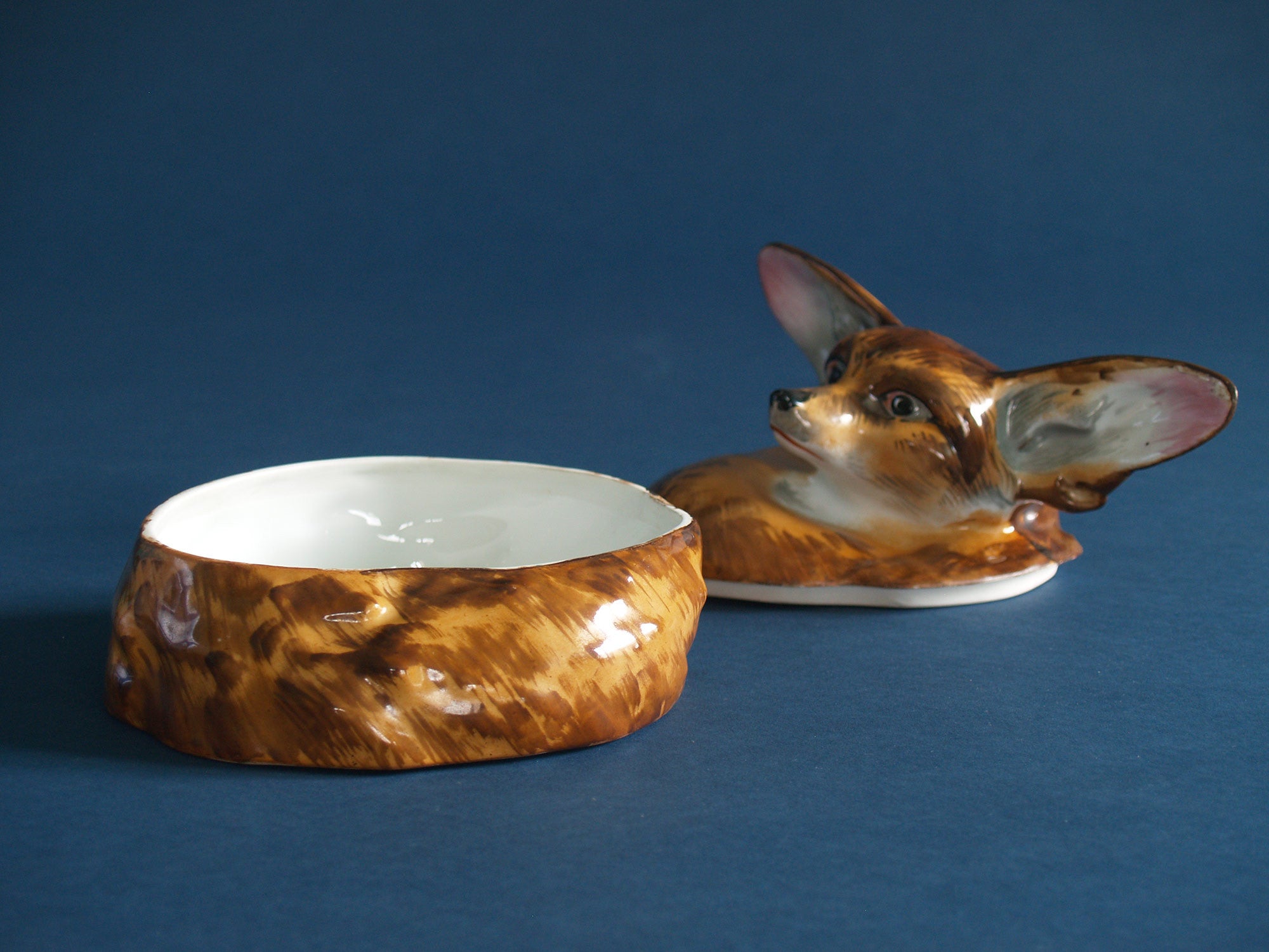 Bonbonnière Fennec de Édouard-Marcel Sandoz pour Haviland, France (vers 1921)..Rare porcelain box by Edouard-Marcel Sandoz for Haviland, France (circa 1921)