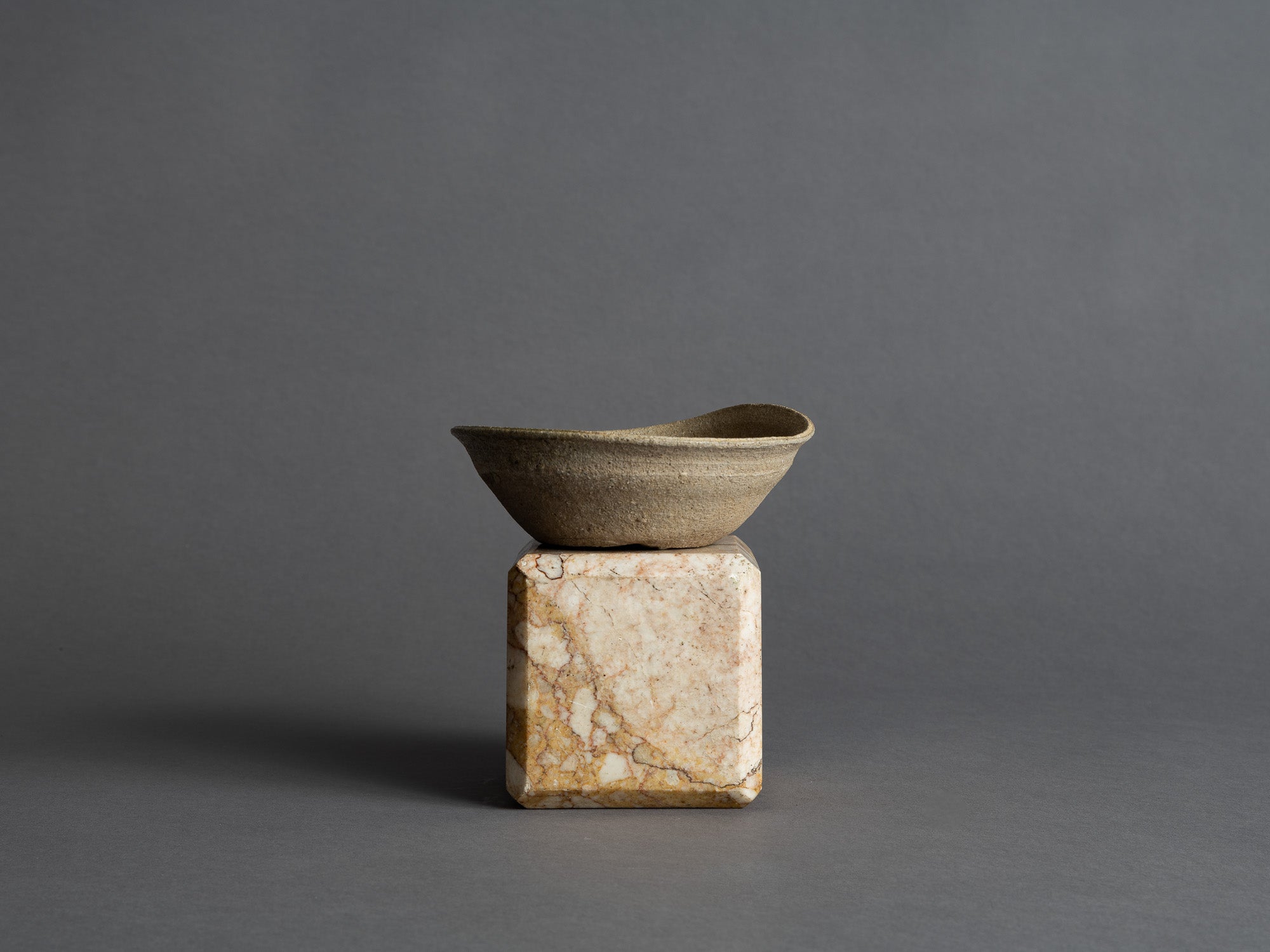 Rare bol à thé yamachawan, Japon (Époque de Heian à Kamakura)..Rare Yamachawan tea bowl, Japan (Heian to Kamakura Period)