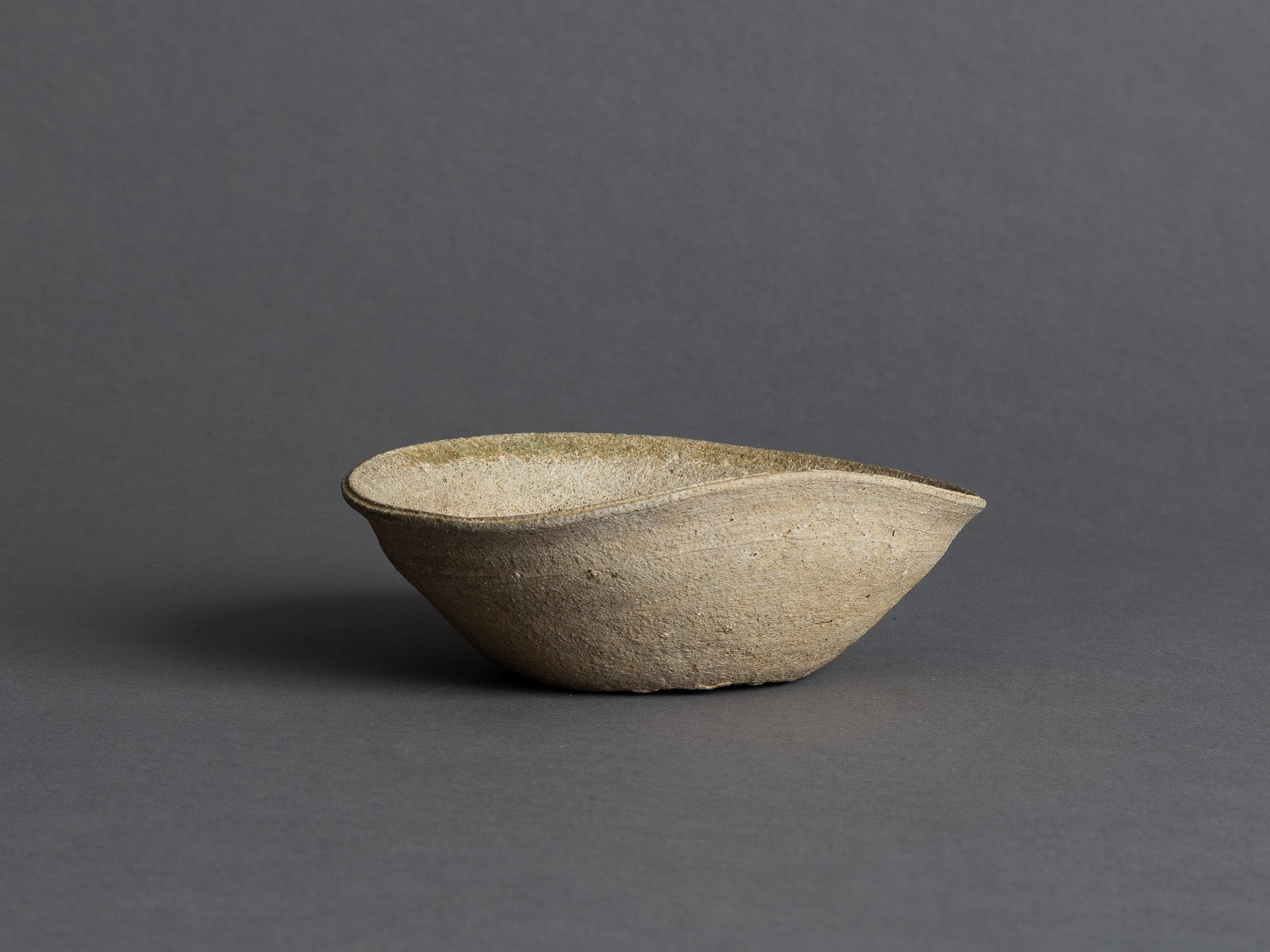 Rare bol à thé yamachawan, Japon (Époque de Heian à Kamakura)..Rare Yamachawan tea bowl, Japan (Heian to Kamakura Period)