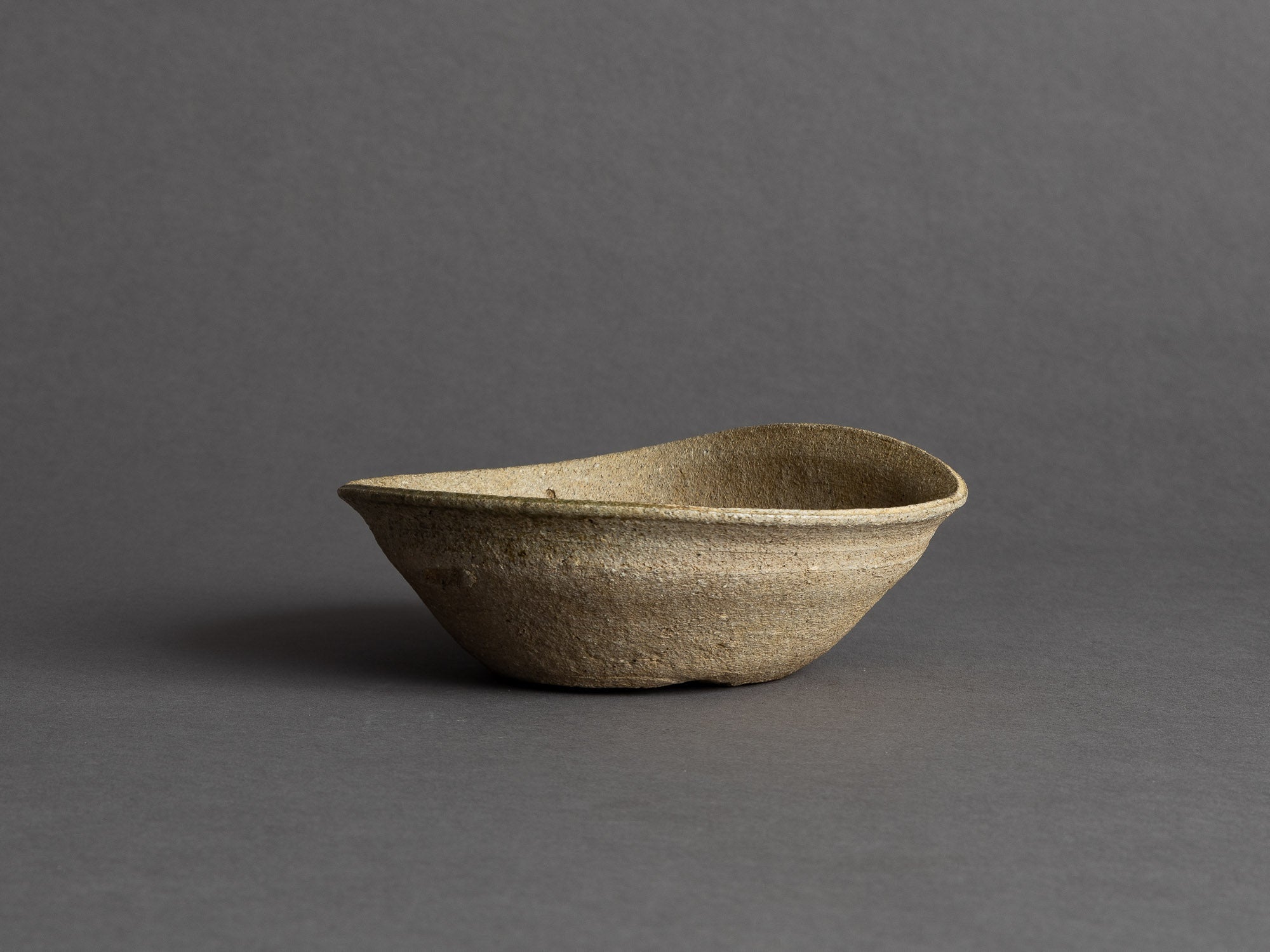 Rare bol à thé yamachawan, Japon (Époque de Heian à Kamakura)..Rare Yamachawan tea bowl, Japan (Heian to Kamakura Period)