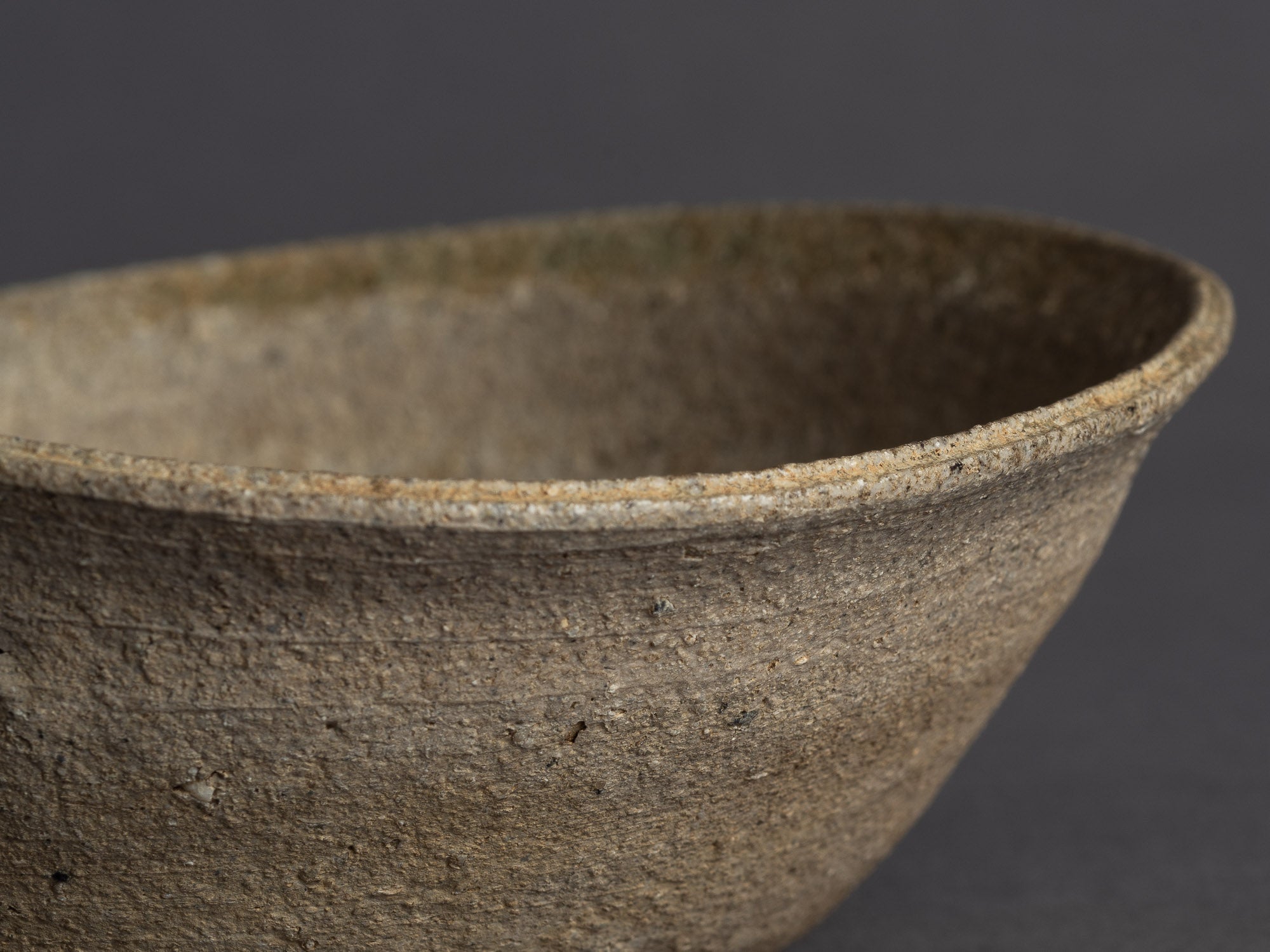 Rare bol à thé yamachawan, Japon (Époque de Heian à Kamakura)..Rare Yamachawan tea bowl, Japan (Heian to Kamakura Period)
