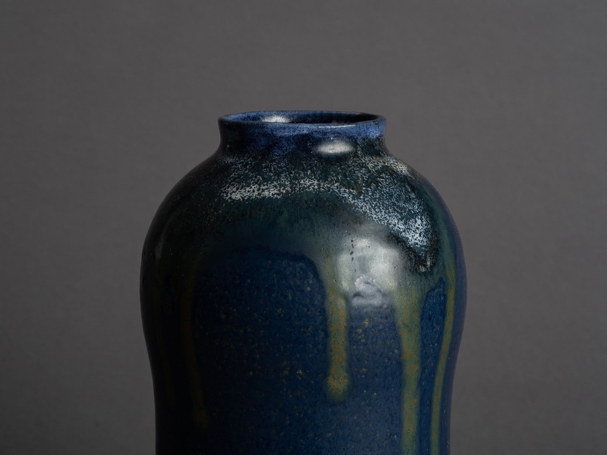 Vase coloquinte de Lucien Arnaud, France (vers 1925)..Carriès School hyotan vase by Lucien Arnaud, France (ca. 1925)