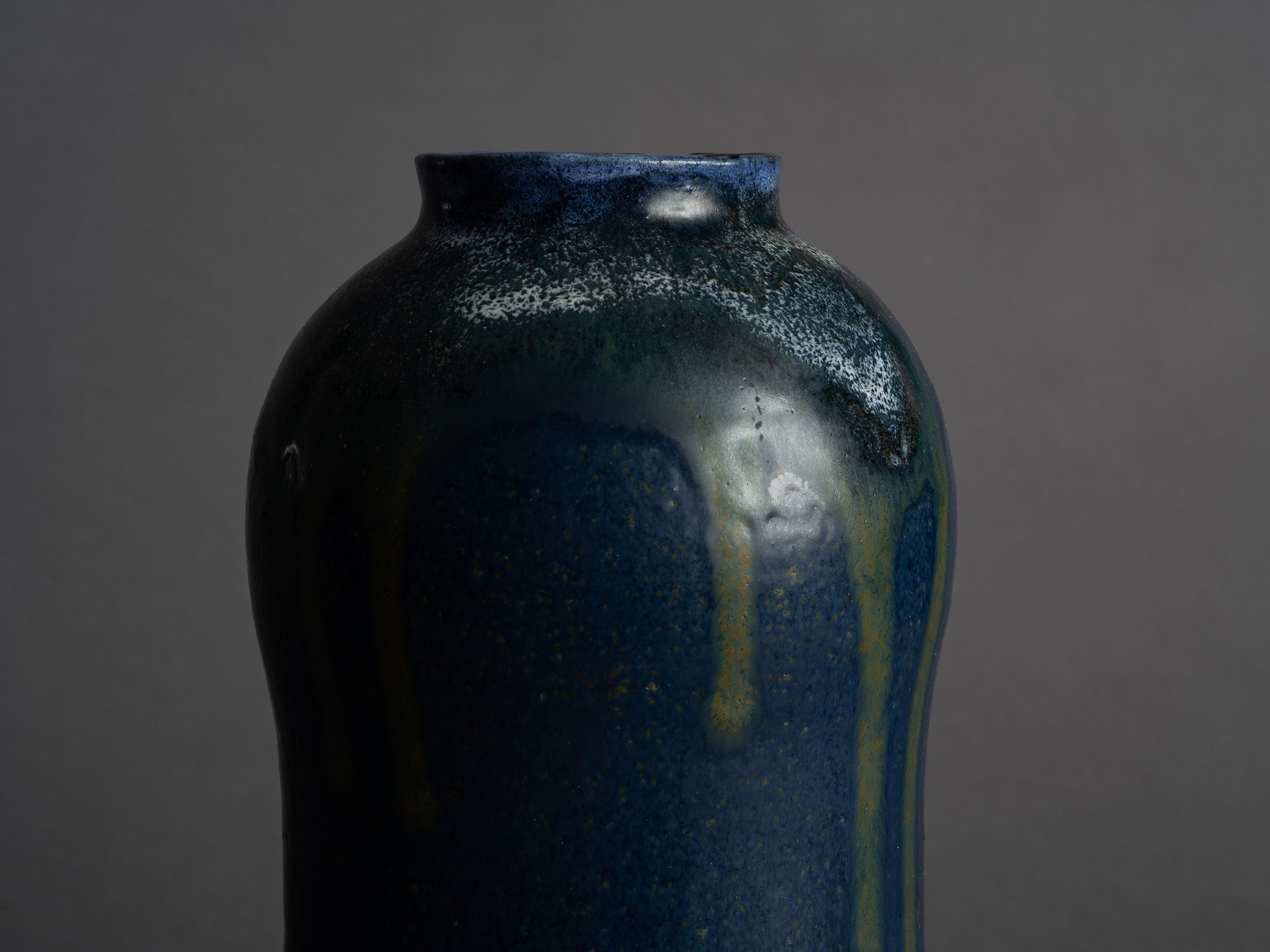 Vase coloquinte de Lucien Arnaud, France (vers 1925)..Carriès School hyotan vase by Lucien Arnaud, France (ca. 1925)