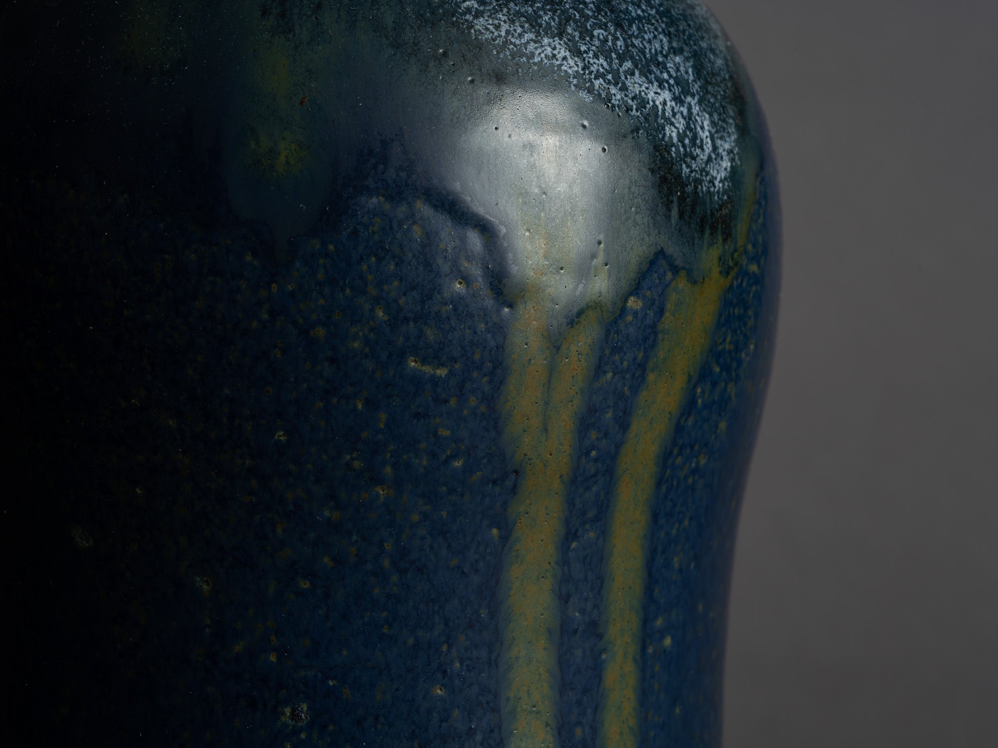 Vase coloquinte de Lucien Arnaud, France (vers 1925)..Carriès School hyotan vase by Lucien Arnaud, France (ca. 1925)