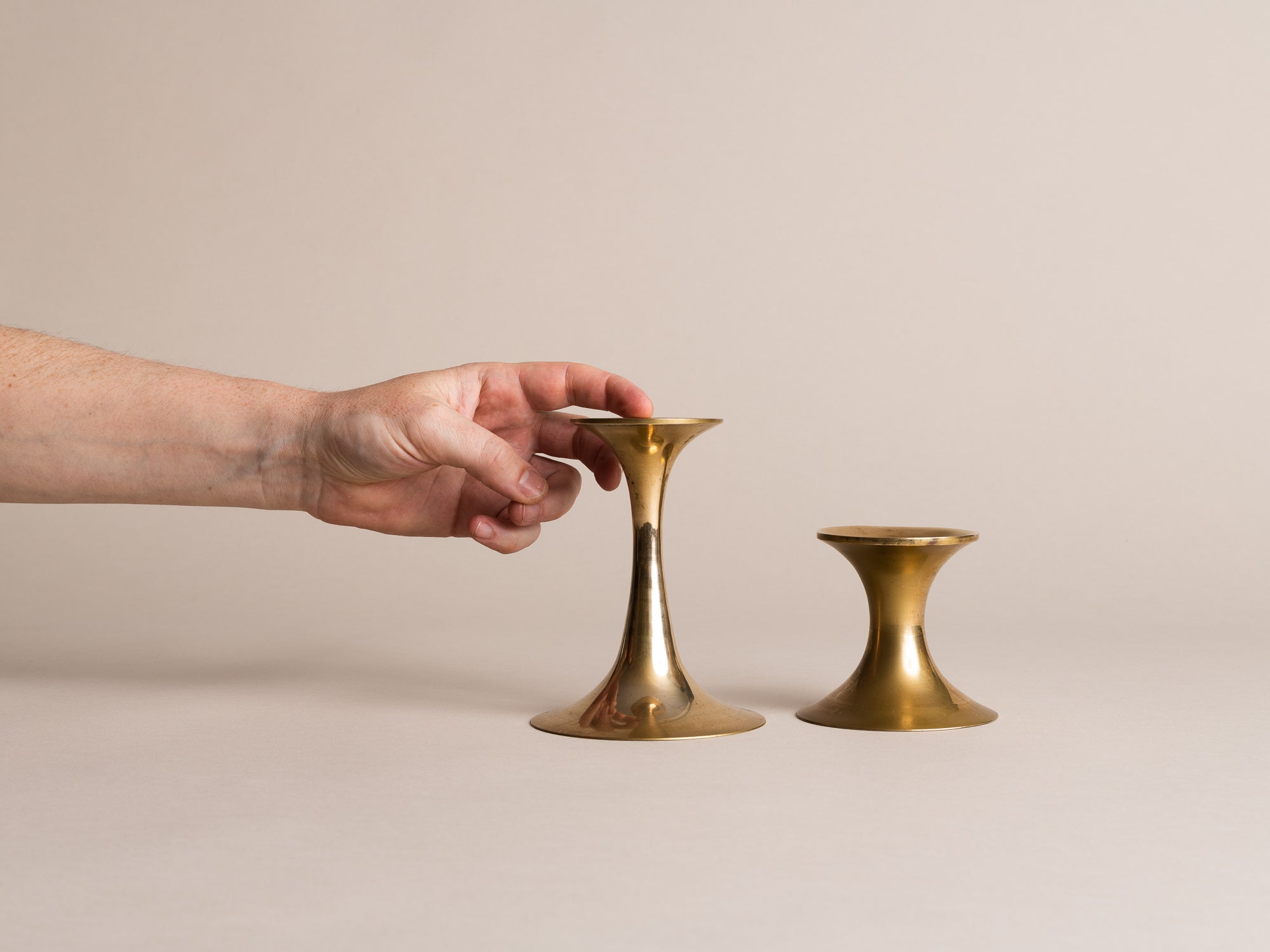Suite de 4 flambeaux modernistes, Danemark (vers 1955)..Set of 4 "Diabolo" modernist Candle holders Denmark (circa 1955)