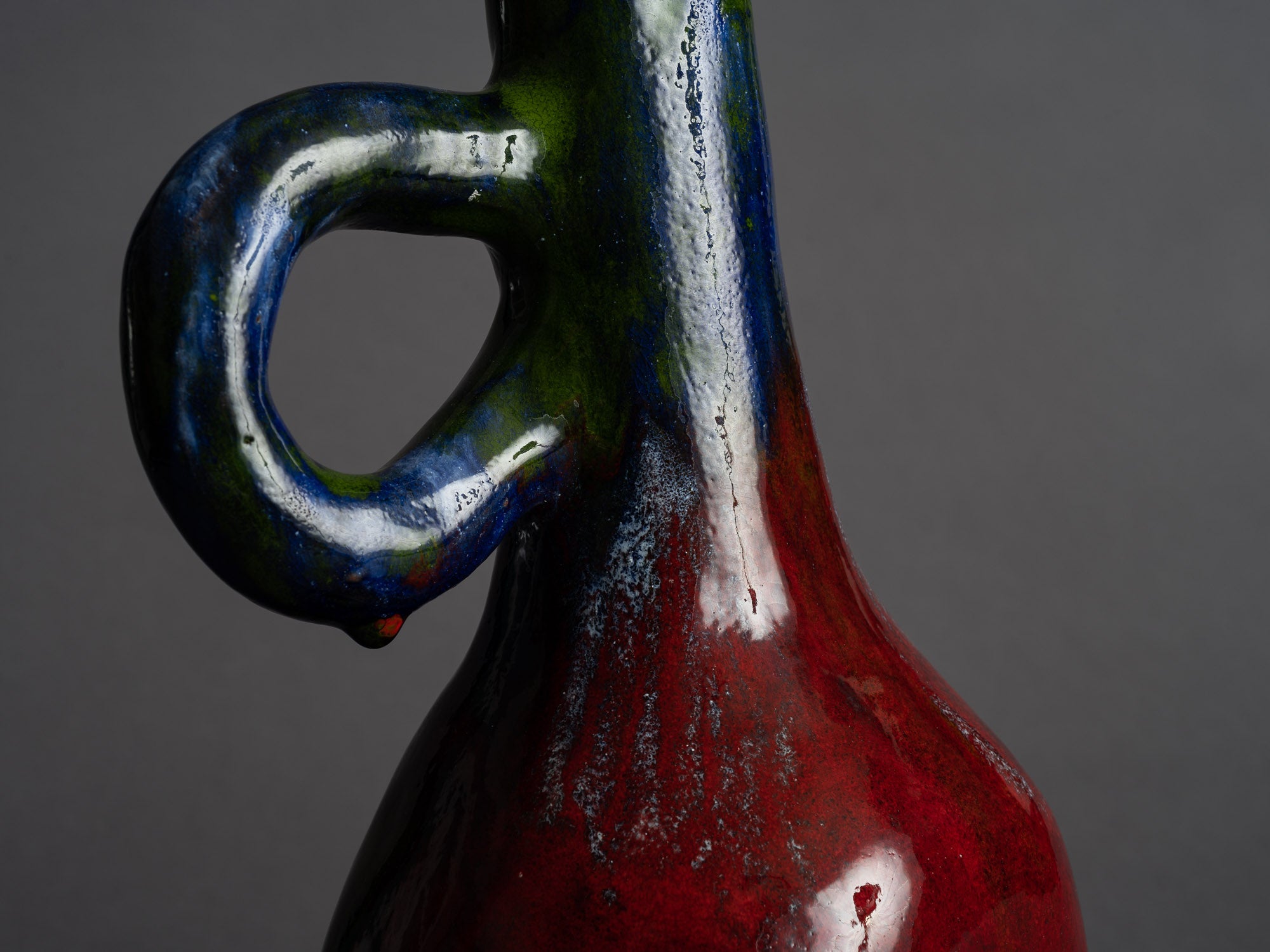 Rare vase ansé d’Alice Colonieu, France (vers 1950)..Earthenware handled vase by Alice Colonieu, France (circa 1950)