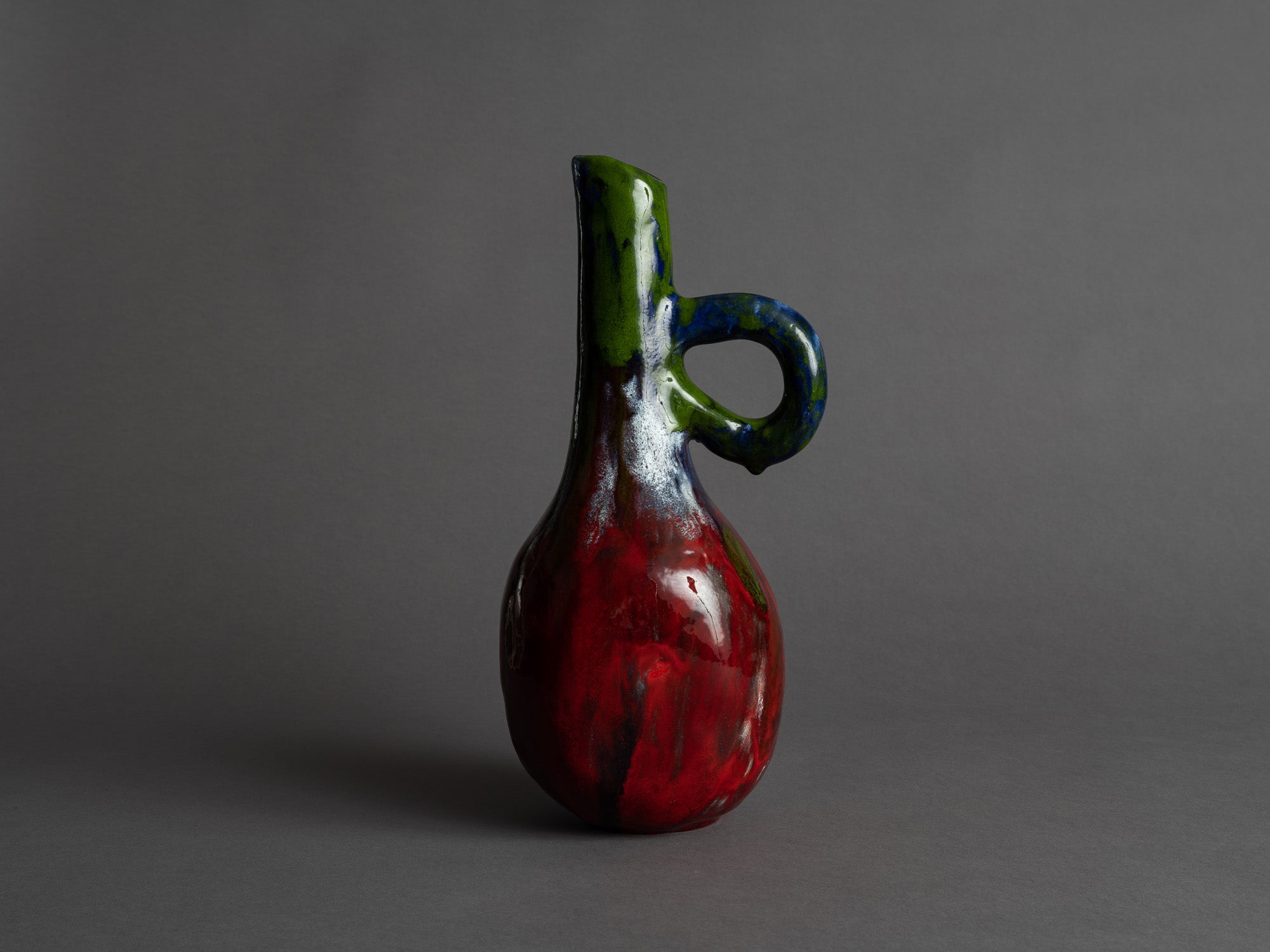 Rare vase ansé d’Alice Colonieu, France (vers 1950)..Earthenware handled vase by Alice Colonieu, France (circa 1950)