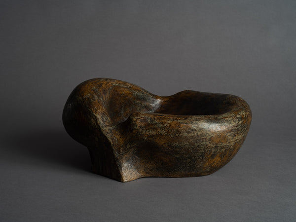 Grande coupe biomorphique en grès de Janine Boyer, France (1959)..Rare large freeform bowl by Janine Boyer, France (1959)