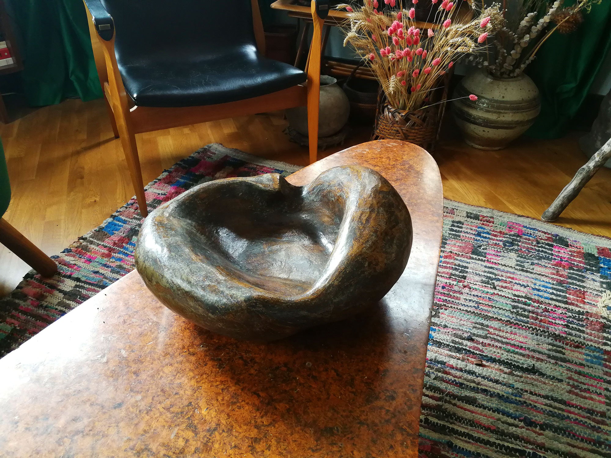 Grande coupe biomorphique en grès de Janine Boyer, France (1959)..Rare large freeform bowl by Janine Boyer, France (1959)