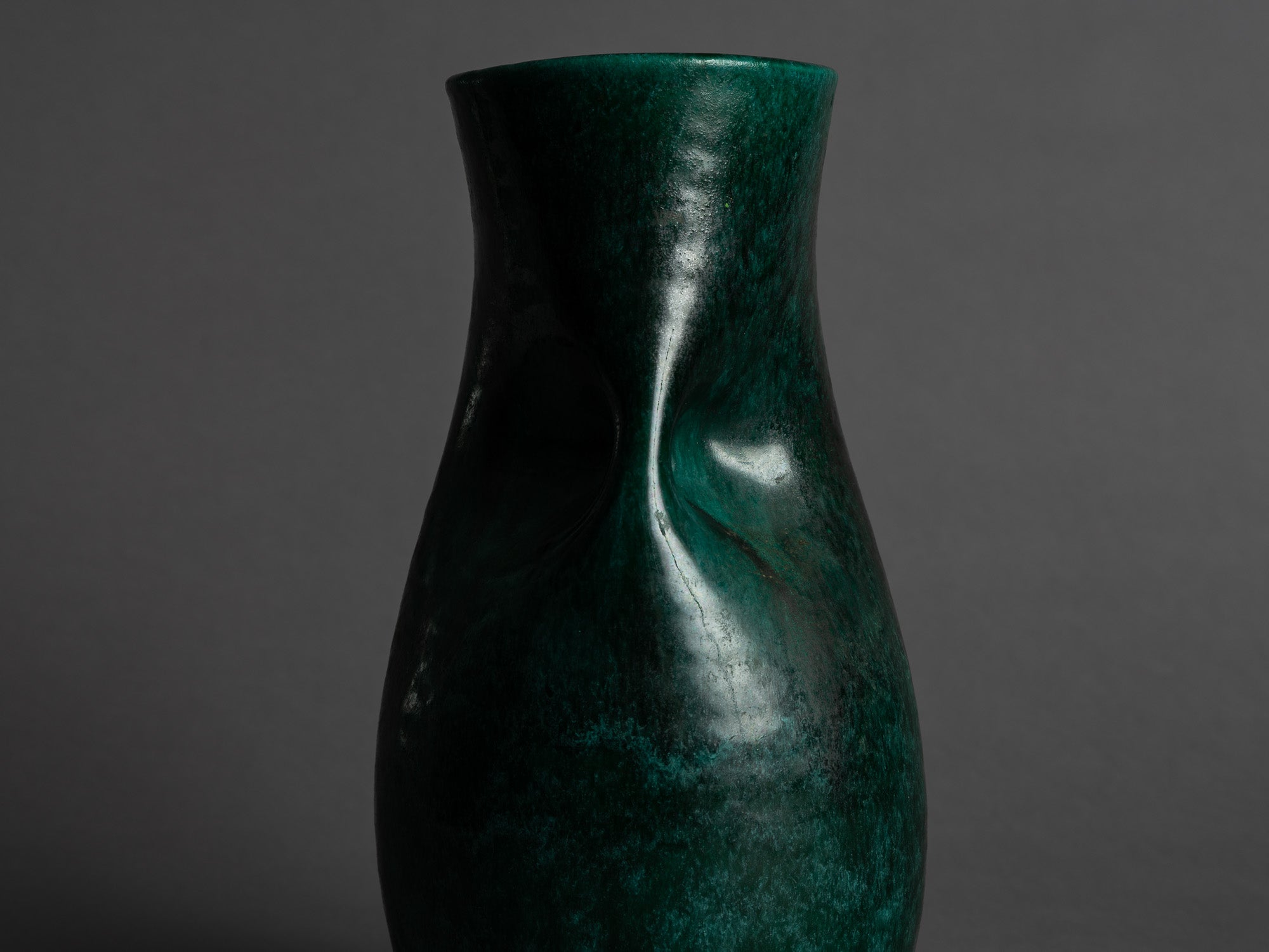 Vase biomorphique des Potiers d'Accolay, France (vers 1955)..Freeform Vase by les Potiers d'Accolay, France (ca 1955)