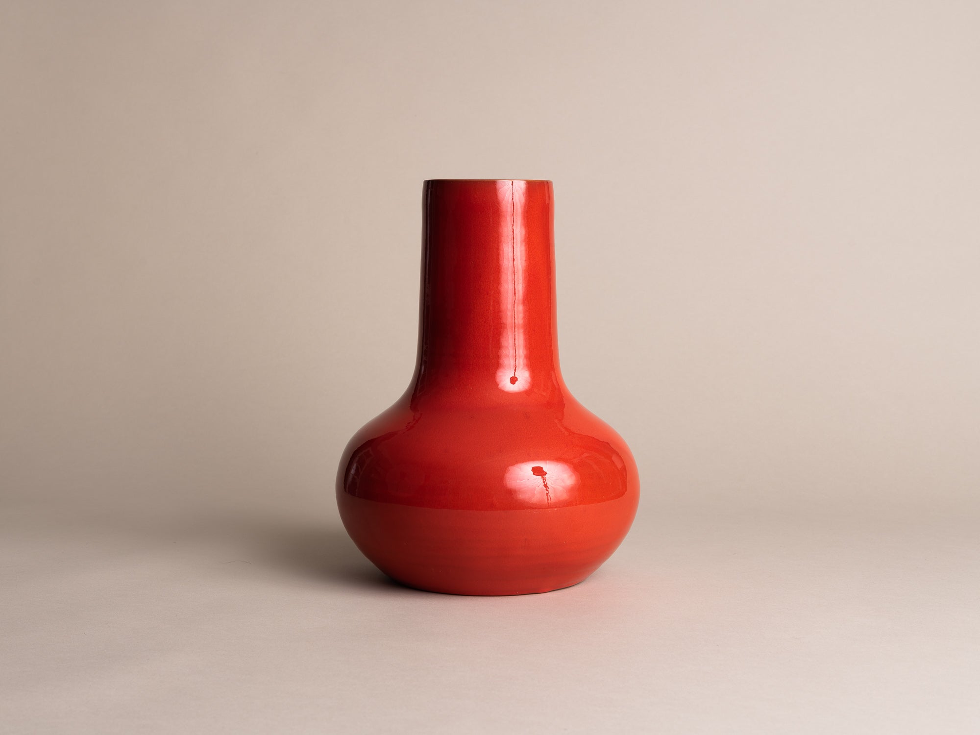 Vase vermillon de sélénium par Robert Picault pour Cerasarda, Italie (années 1960)..Vermilion vase by Robert Picault for Cerasarda, Italy (1960)