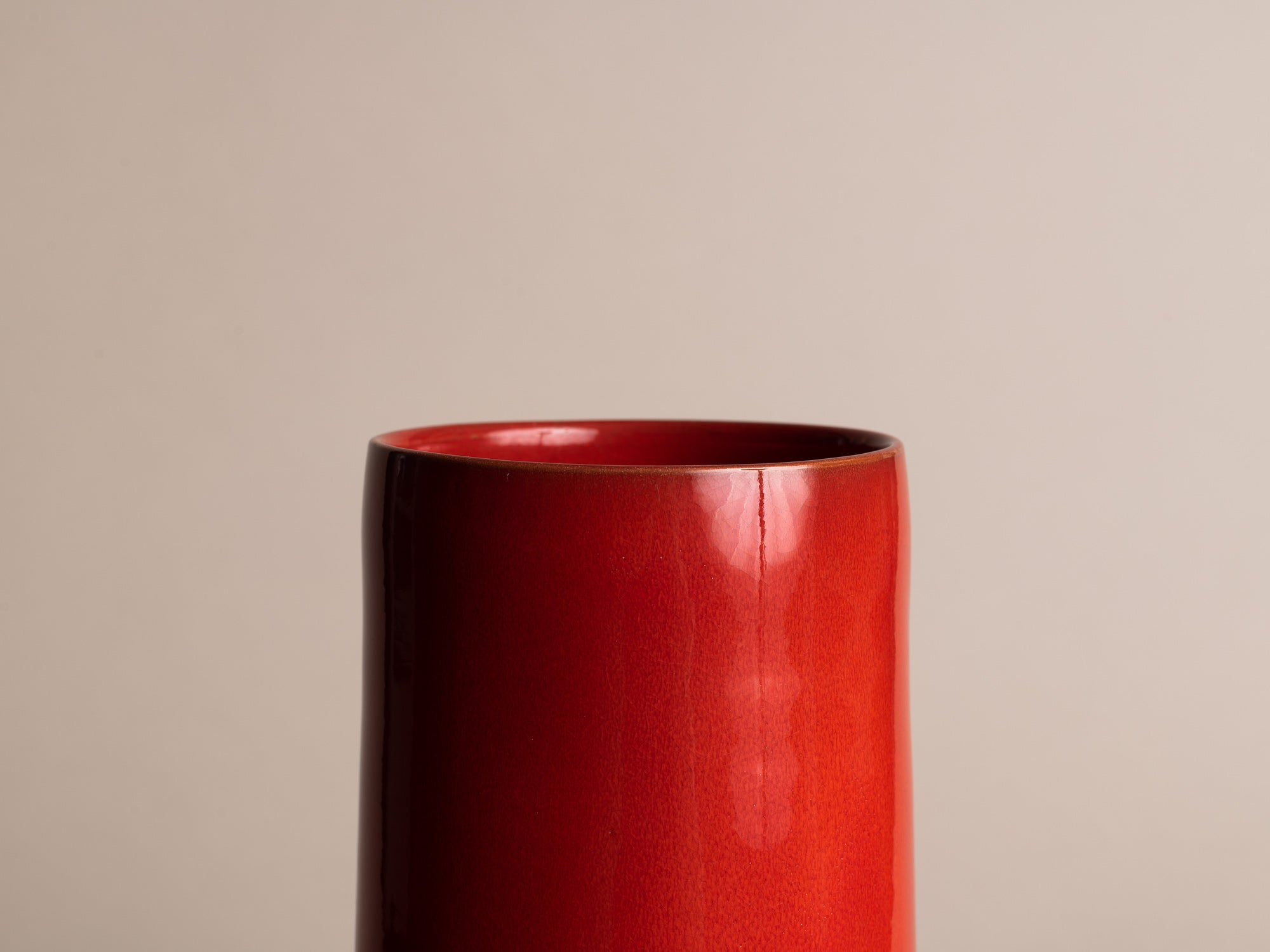 Vase vermillon de sélénium par Robert Picault pour Cerasarda, Italie (années 1960)..Vermilion vase by Robert Picault for Cerasarda, Italy (1960)