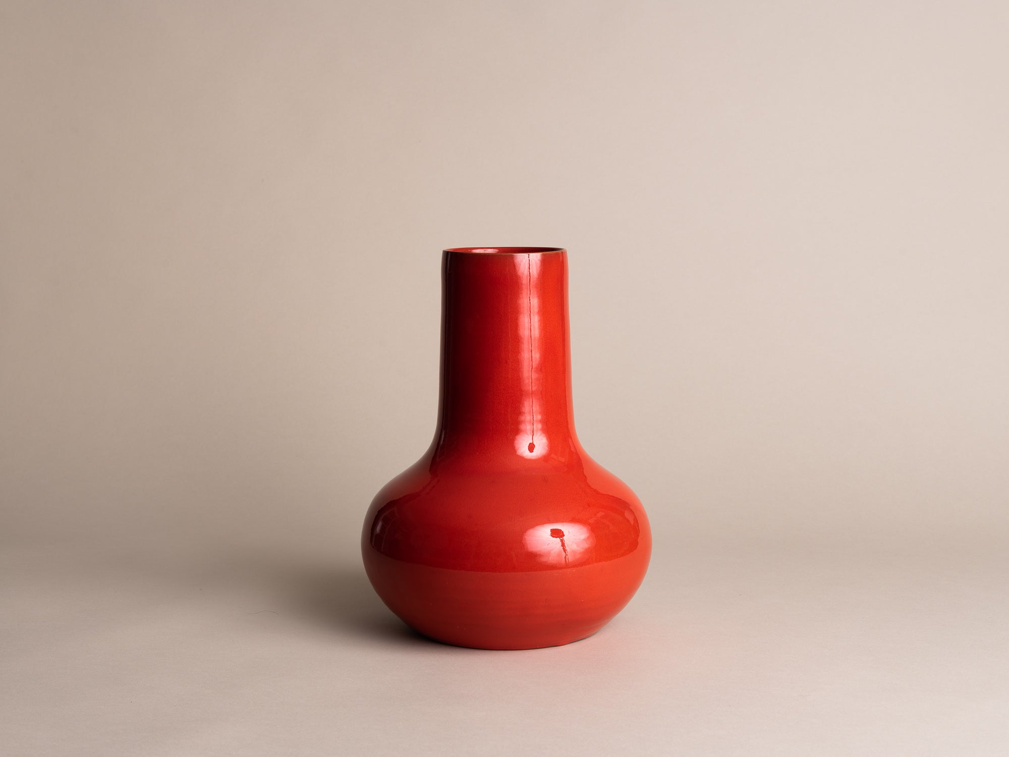 Vase vermillon de sélénium par Robert Picault pour Cerasarda, Italie (années 1960)..Vermilion vase by Robert Picault for Cerasarda, Italy (1960)