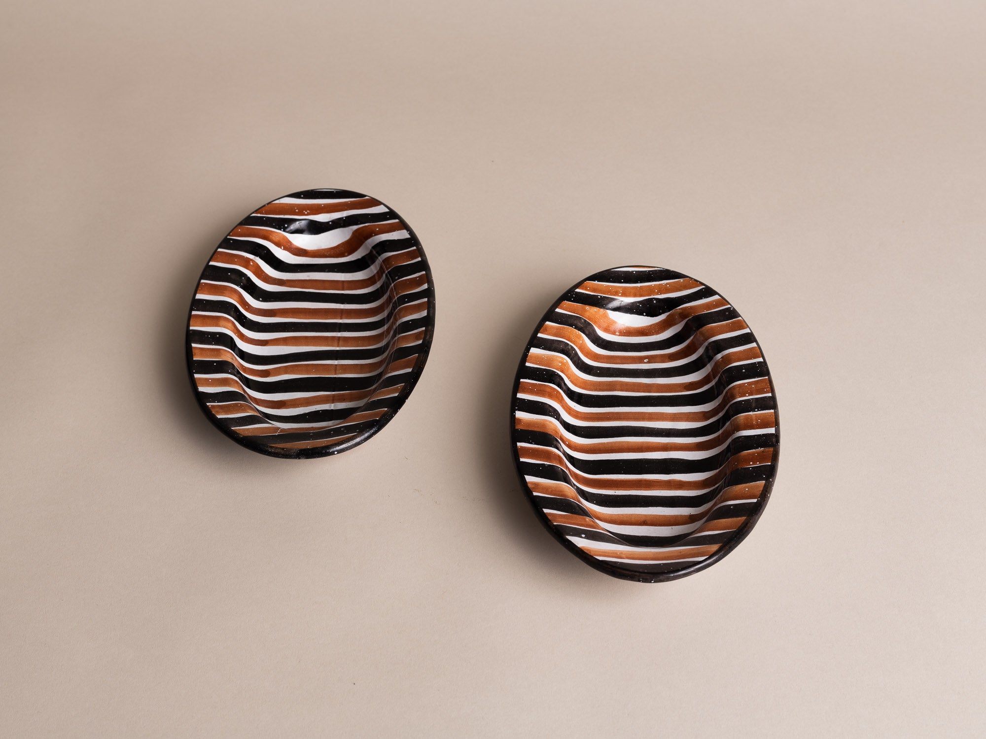 Paire de coupes de Robert Picault, France (vers 1948)..Set of 2 oval bowls by Robert Picault, France (circa 1948)