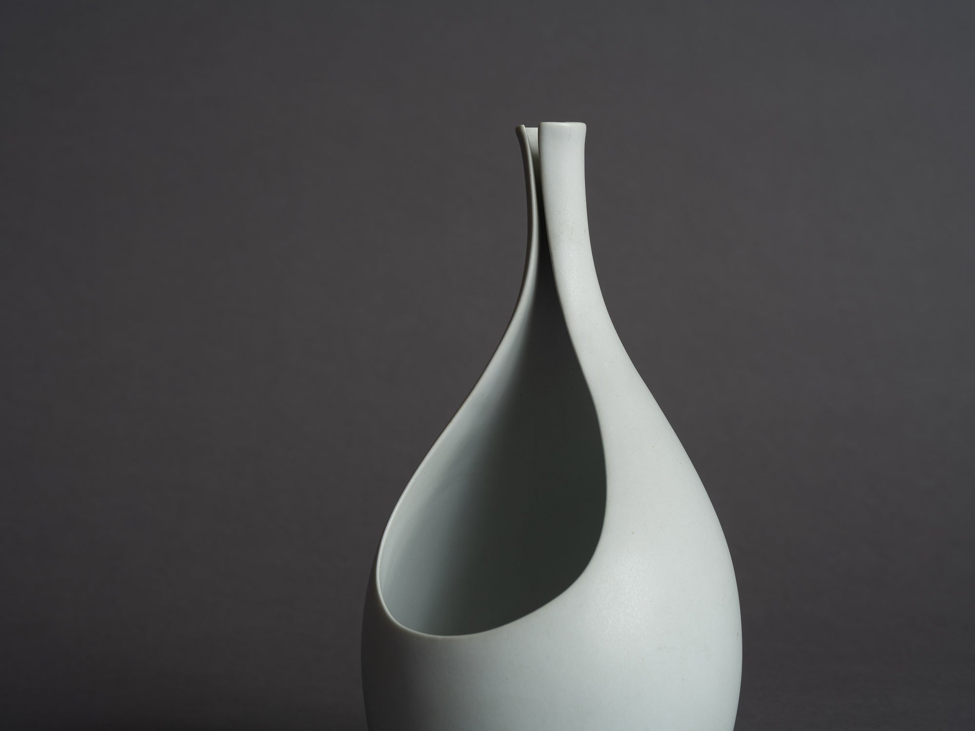 Vase Pungo de Stig Lindberg pour Gustavsberg, Suède (vers 1955)..Pungo Vase by Stig Lindberg for Gustavsberg, Sweden (circa 1955)