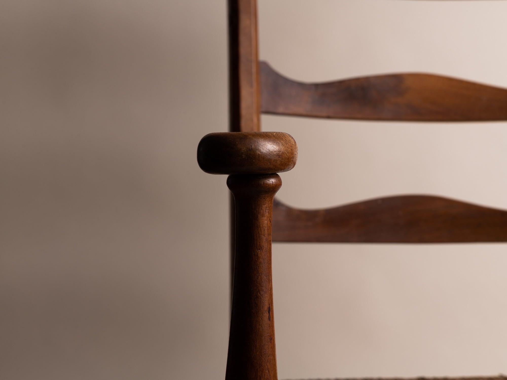 Fauteuil Arts & Crafts E.G. Punnett pour William Birch, Angleterre (vers 1890)..E.G. Punnett Arts & Crafts Armchair for William Birch, England (circa 1890)