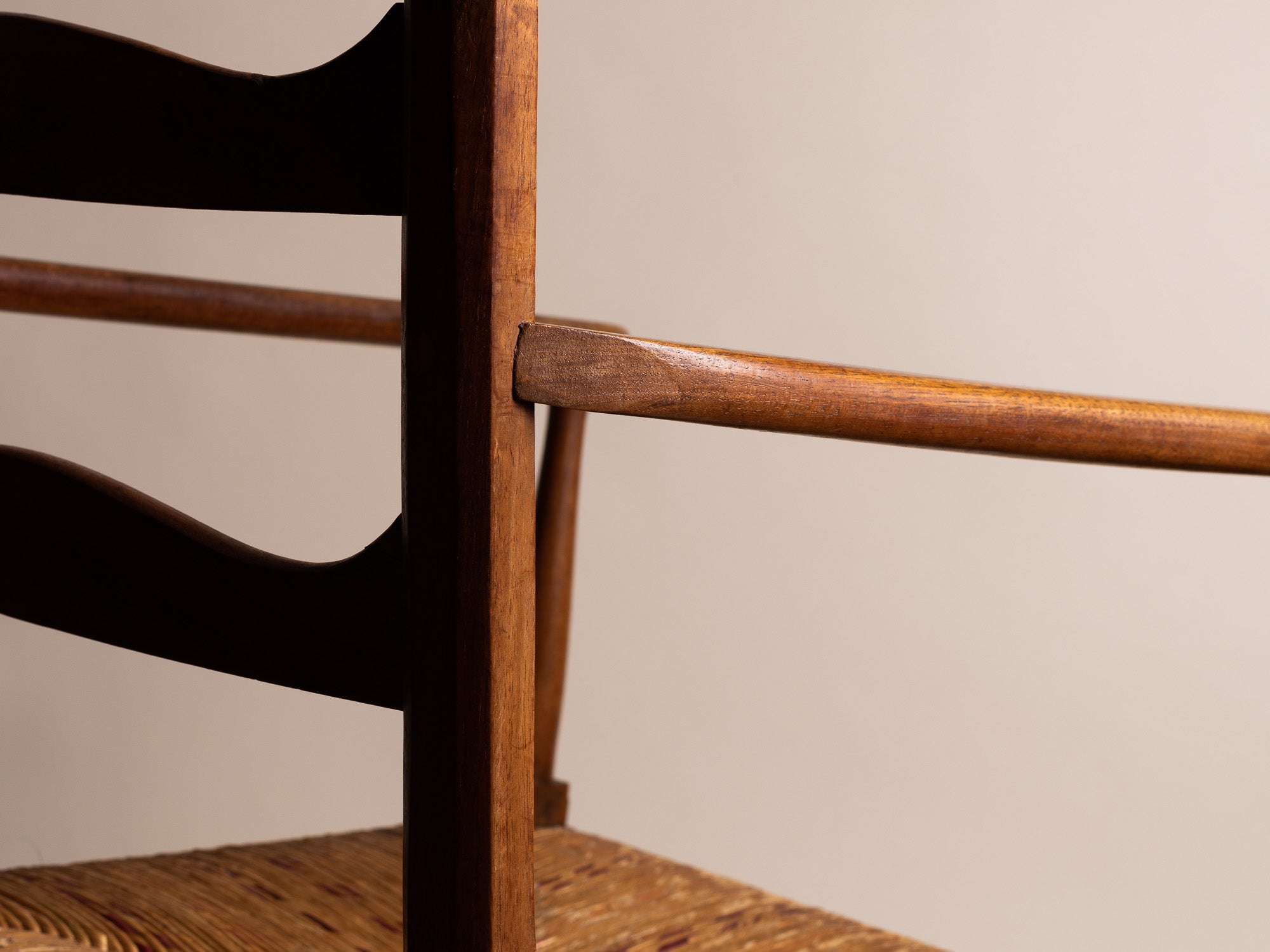 Fauteuil Arts & Crafts E.G. Punnett pour William Birch, Angleterre (vers 1890)..E.G. Punnett Arts & Crafts Armchair for William Birch, England (circa 1890)