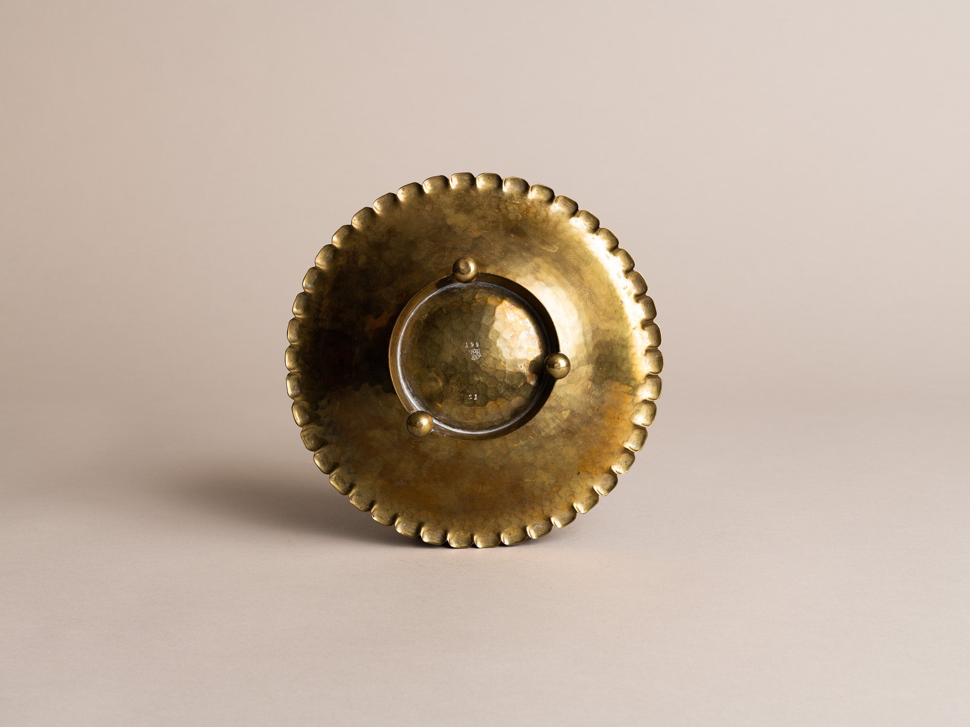 Coupe en laiton par Alois Wörle & Neues Münchner Kunstgewerbe, Allemagne (vers 1920)..Brass bowl by Alois Wörle & Neues Münchner Kunstgewerbe, Germany (circa 1920)