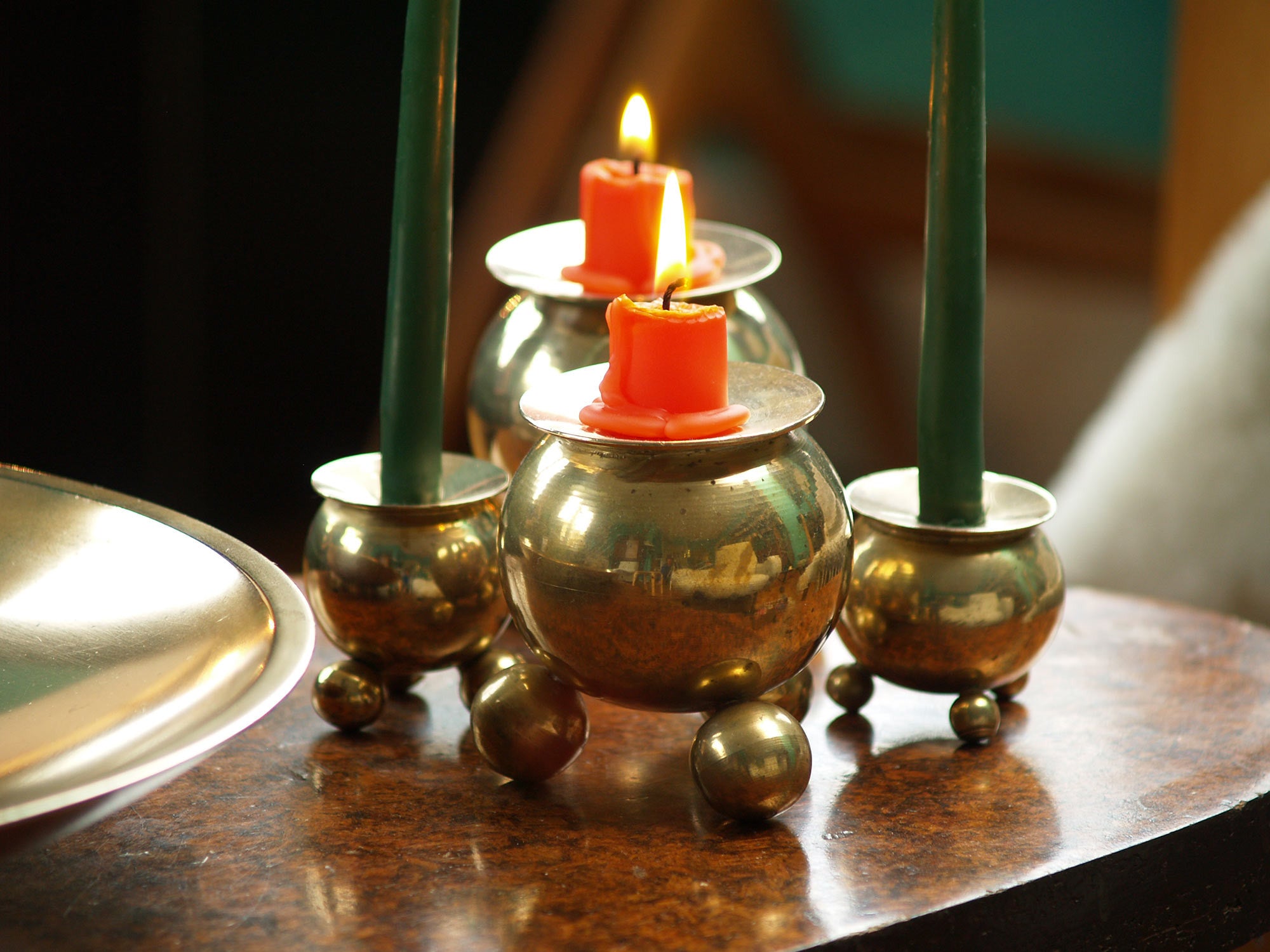 Suite de six bougeoirs par Gusum Bruk, Suède (vers 1900)..Set of six candle holders by Gusum Bruk, Sweden (circa 1900)