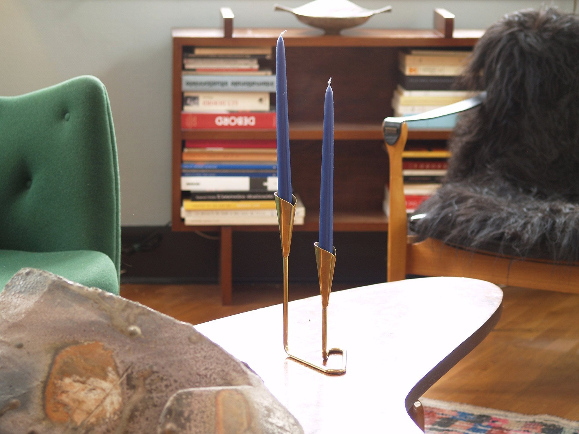 Chandelier en laiton, entourage d'Hans Jensen, Danemark (vers 1950)..Brass Candle holder in the style of Hans Jensen, Denmark (circa 1950)