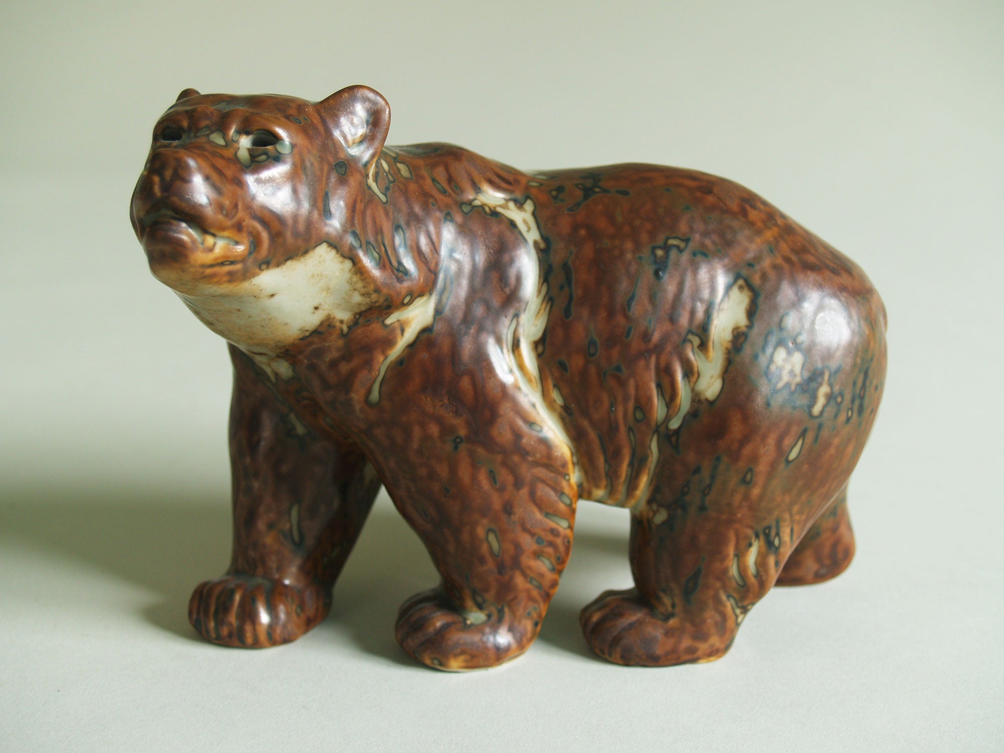 Ensemble Ours de Knud Kyhn pour Royal Copenhagen, Danemark..Ensemble of bear figurines by Knud Kyhn for Royal Copenhagen, Denmark