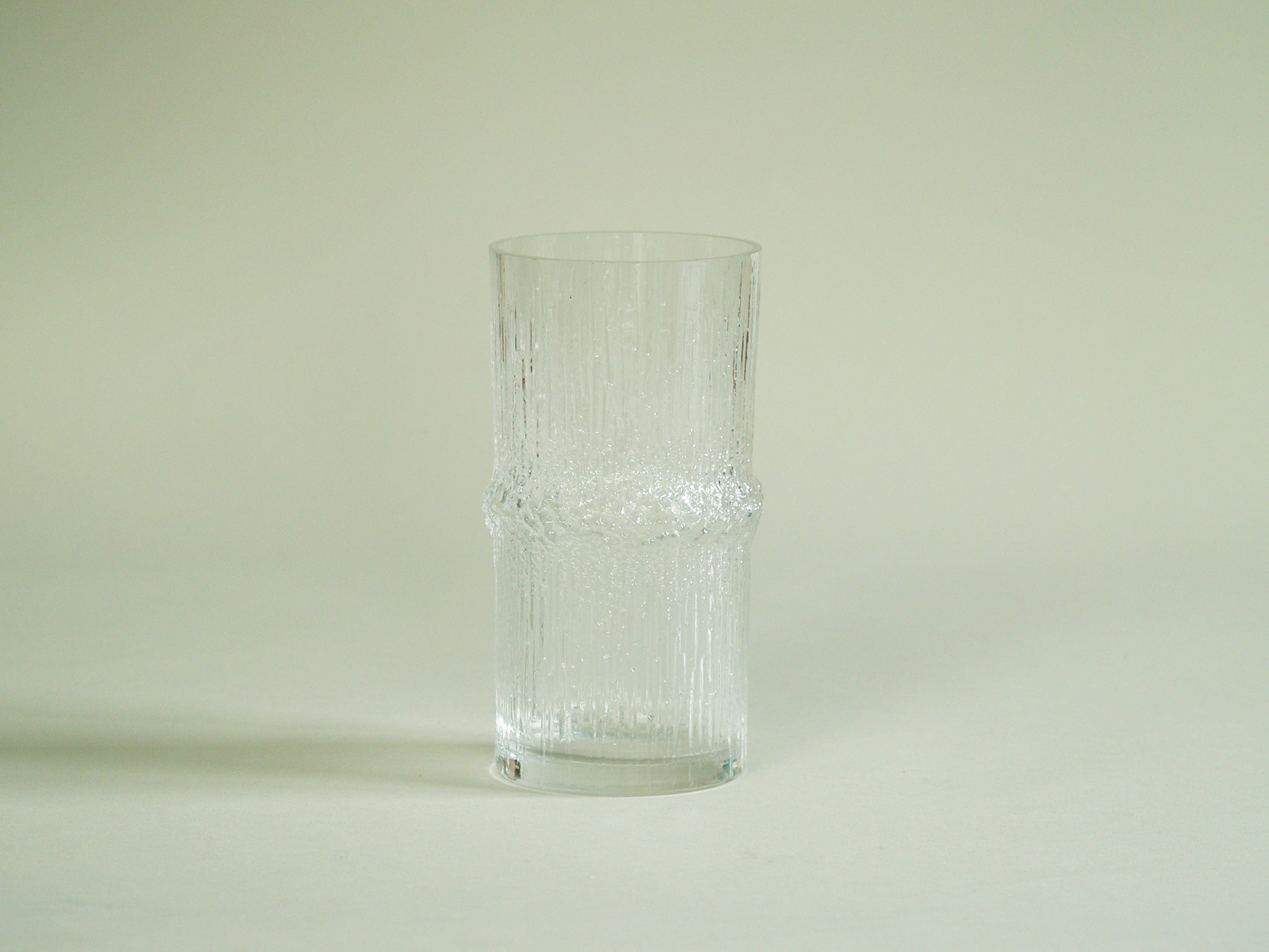 Vase Niva de Tapio Wirkkala pour Iittala, Finlande (1971)..Vase Niva by Tapio Wirkkala for Iittala, Finland (1971)