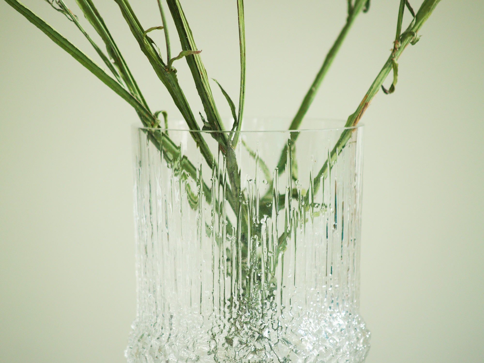 Vase Niva de Tapio Wirkkala pour Iittala, Finlande (1971)..Vase Niva by Tapio Wirkkala for Iittala, Finland (1971)