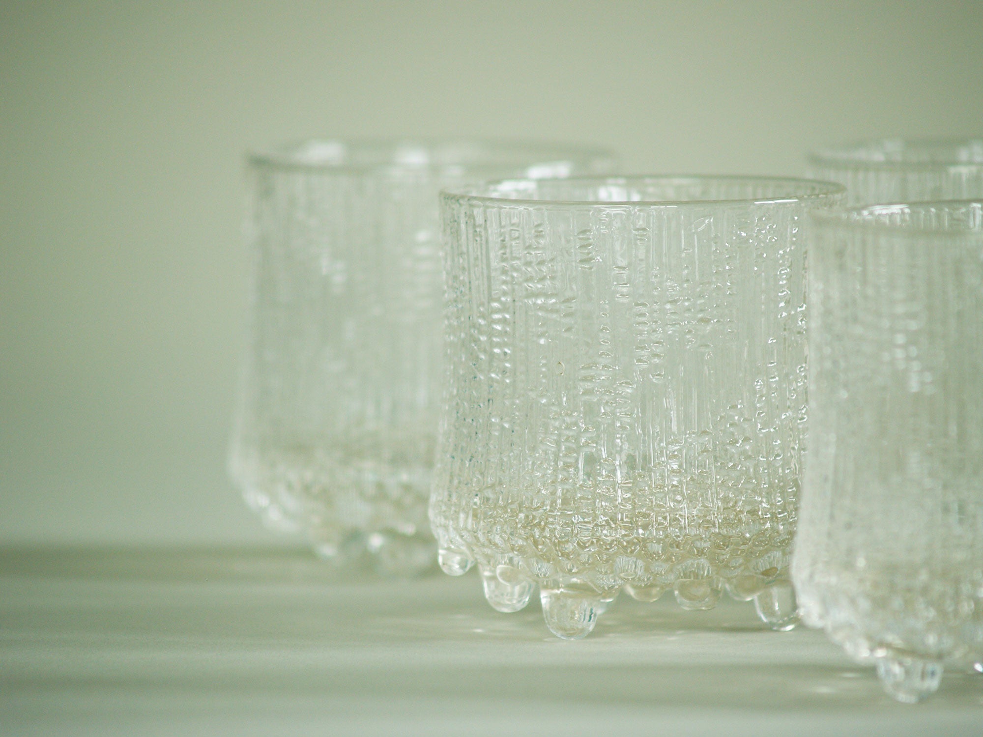 Service de verres Ultima Thule de Tapio Wirkkala pour Iittala, Finlande (vers 1968)..Ultima Thule glasses set by Tapio Wirkkala for Iittala, Finland (circa 1968)