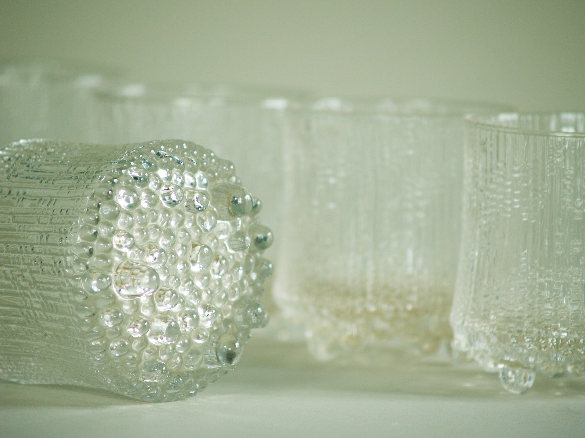 Service de verres Ultima Thule de Tapio Wirkkala pour Iittala, Finlande (vers 1968)..Ultima Thule glasses set by Tapio Wirkkala for Iittala, Finland (circa 1968)