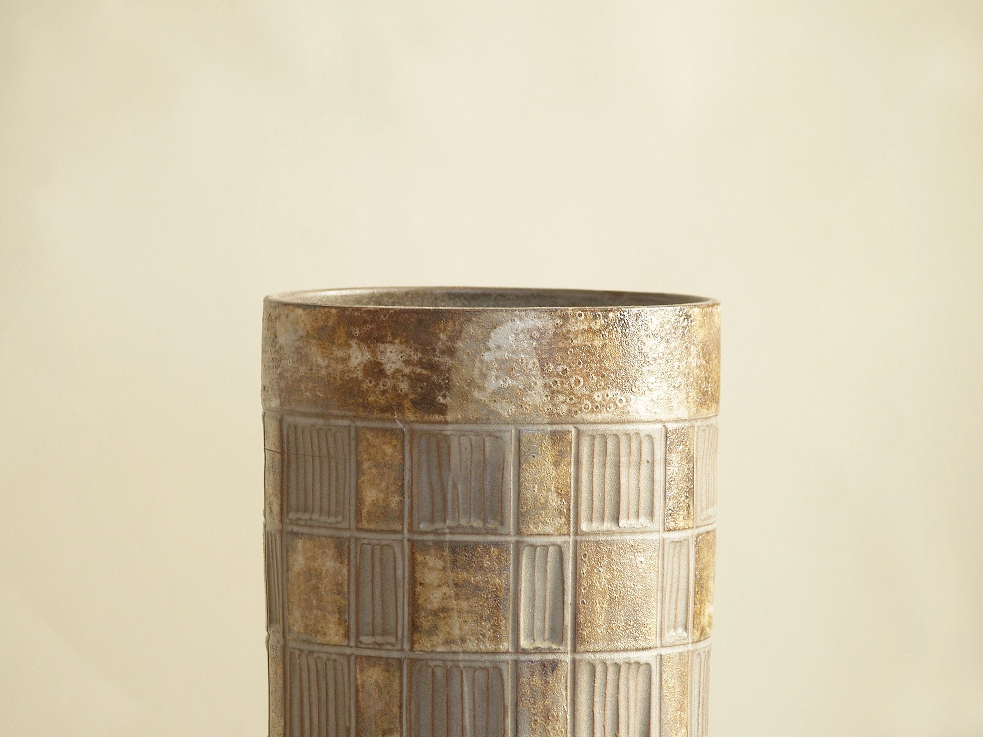 Rare et monumental vase de parquet d'Alexandre Kostanda, France (vers 1960)..Huge outsanding floor vase by Alexandre Kostanda, France (circa 1960)