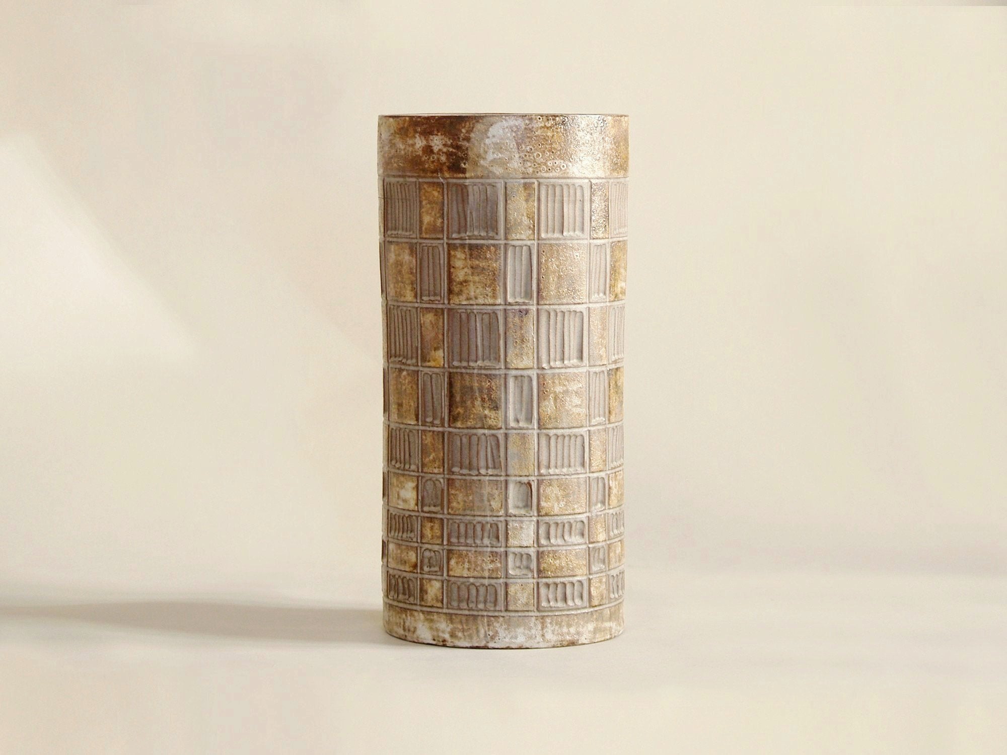 Rare et monumental vase de parquet d'Alexandre Kostanda, France (vers 1960)..Huge outsanding floor vase by Alexandre Kostanda, France (circa 1960)