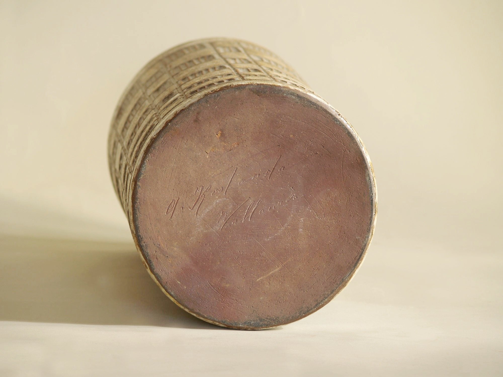 Rare et monumental vase de parquet d'Alexandre Kostanda, France (vers 1960)..Huge outsanding floor vase by Alexandre Kostanda, France (circa 1960)