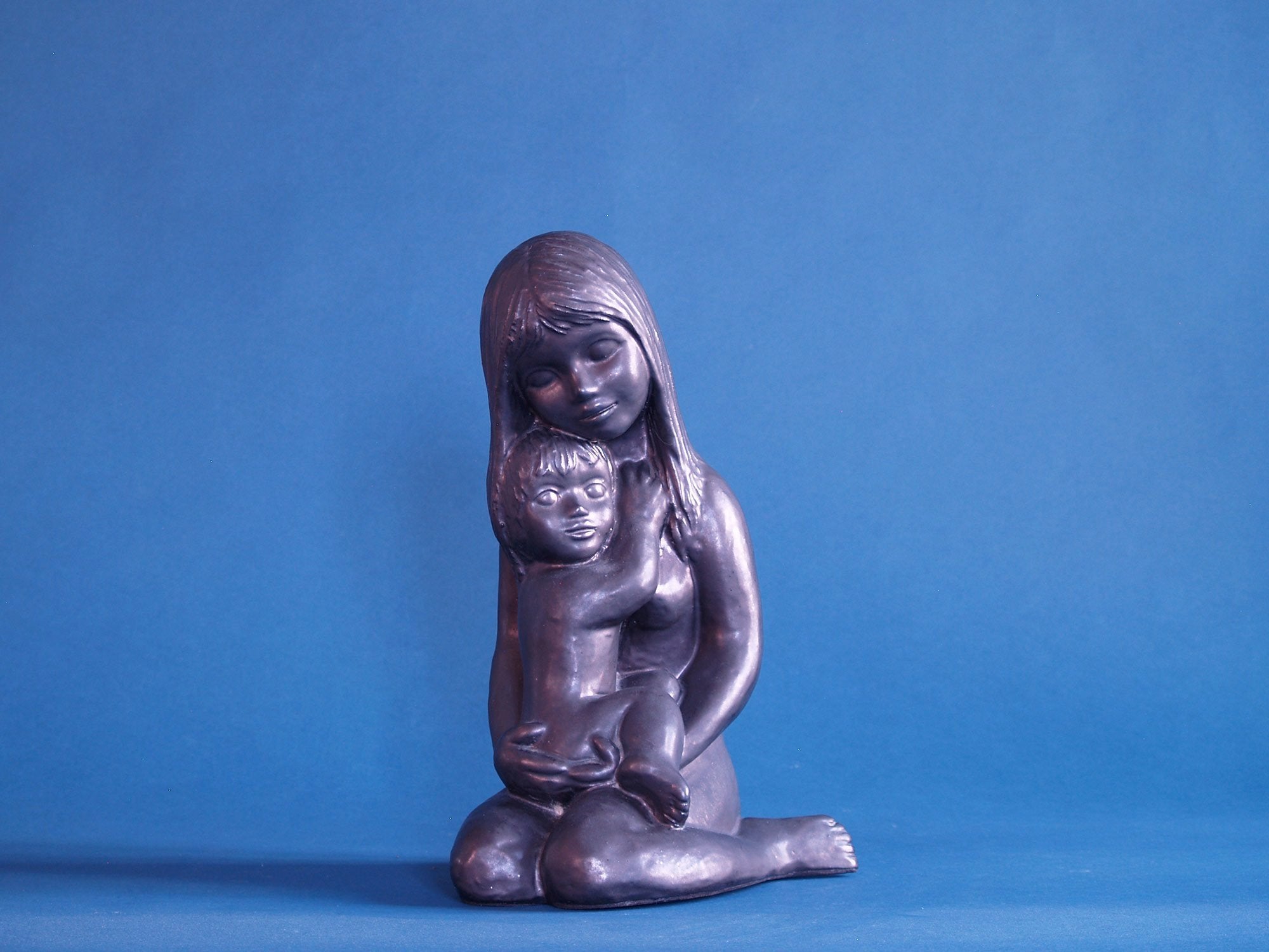 "Maternité" Sculpture par Emiel Laskaris, Belgique (vers 1965)..Outstanding Maternity sculpture by Emiel Laskaris, Belgium (circa 1965)