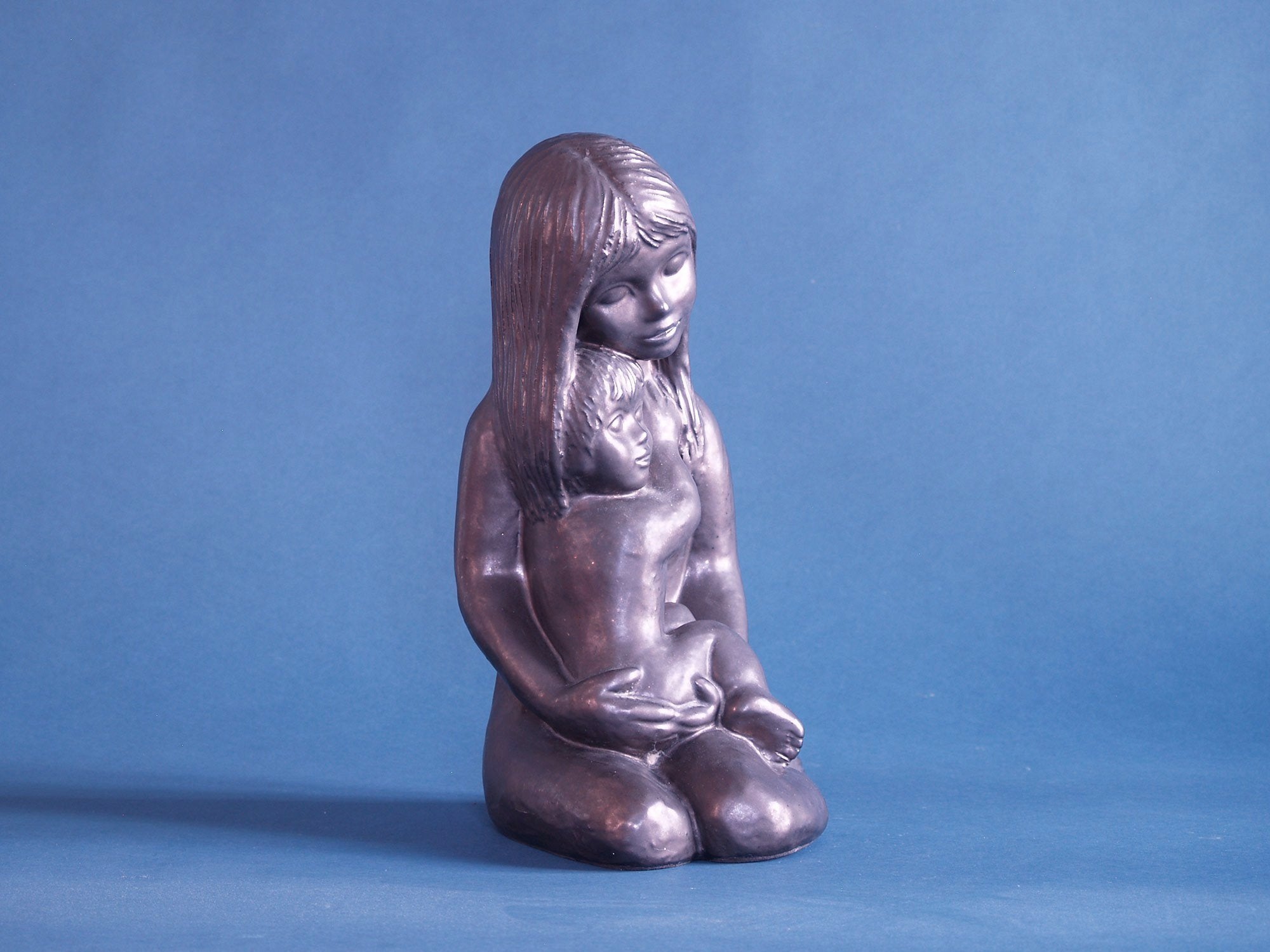 "Maternité" Sculpture par Emiel Laskaris, Belgique (vers 1965)..Outstanding Maternity sculpture by Emiel Laskaris, Belgium (circa 1965)
