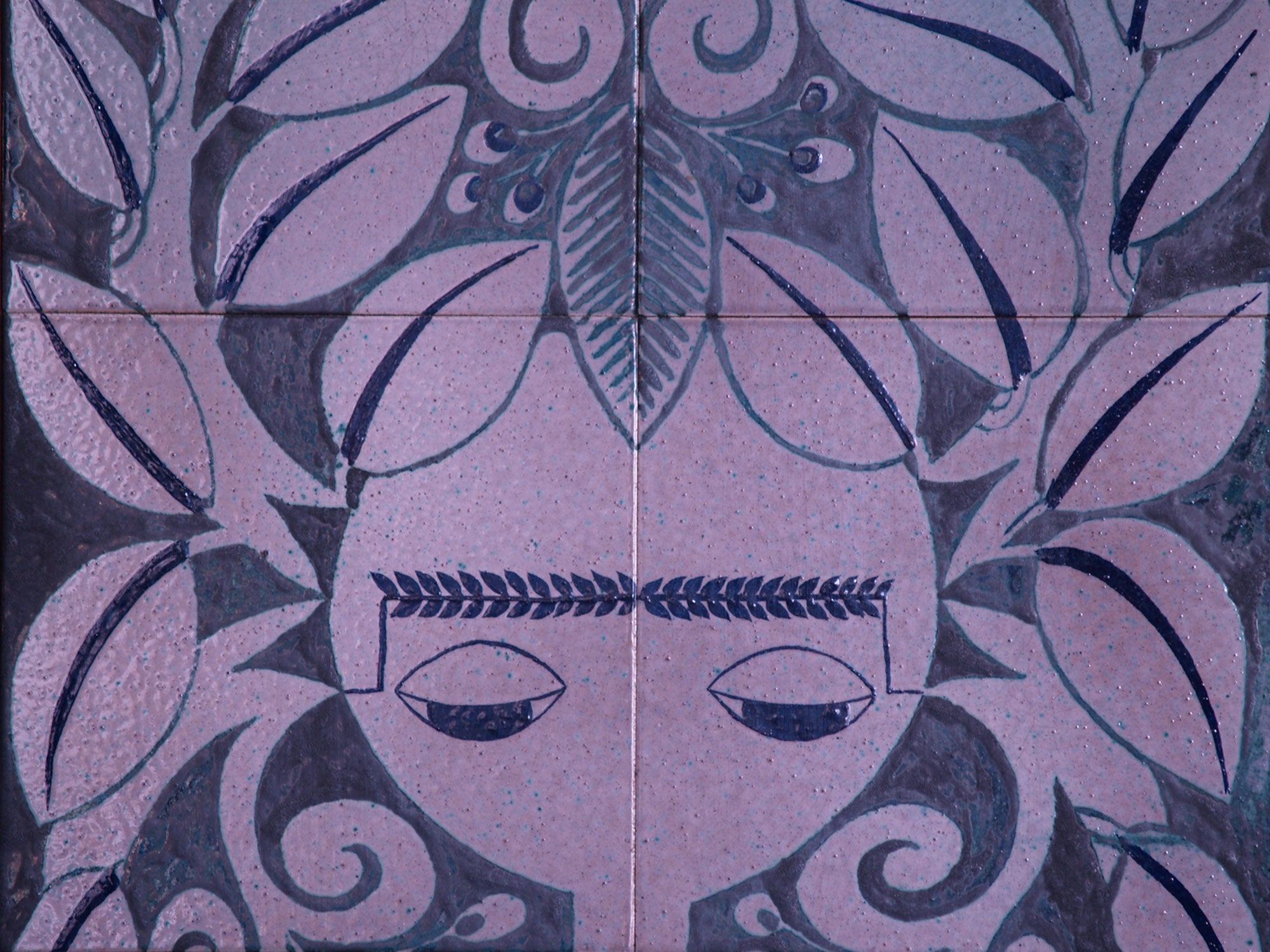 "Flore", exceptionnel tableau céramique de Fernande Massart pour la Maîtrise de Nimy, Belgique (vers 1948).."Flora", exceptional ceramic Panel by Fernande Massart for La Maîtrise de Nimy, Belgium (circa 1948)